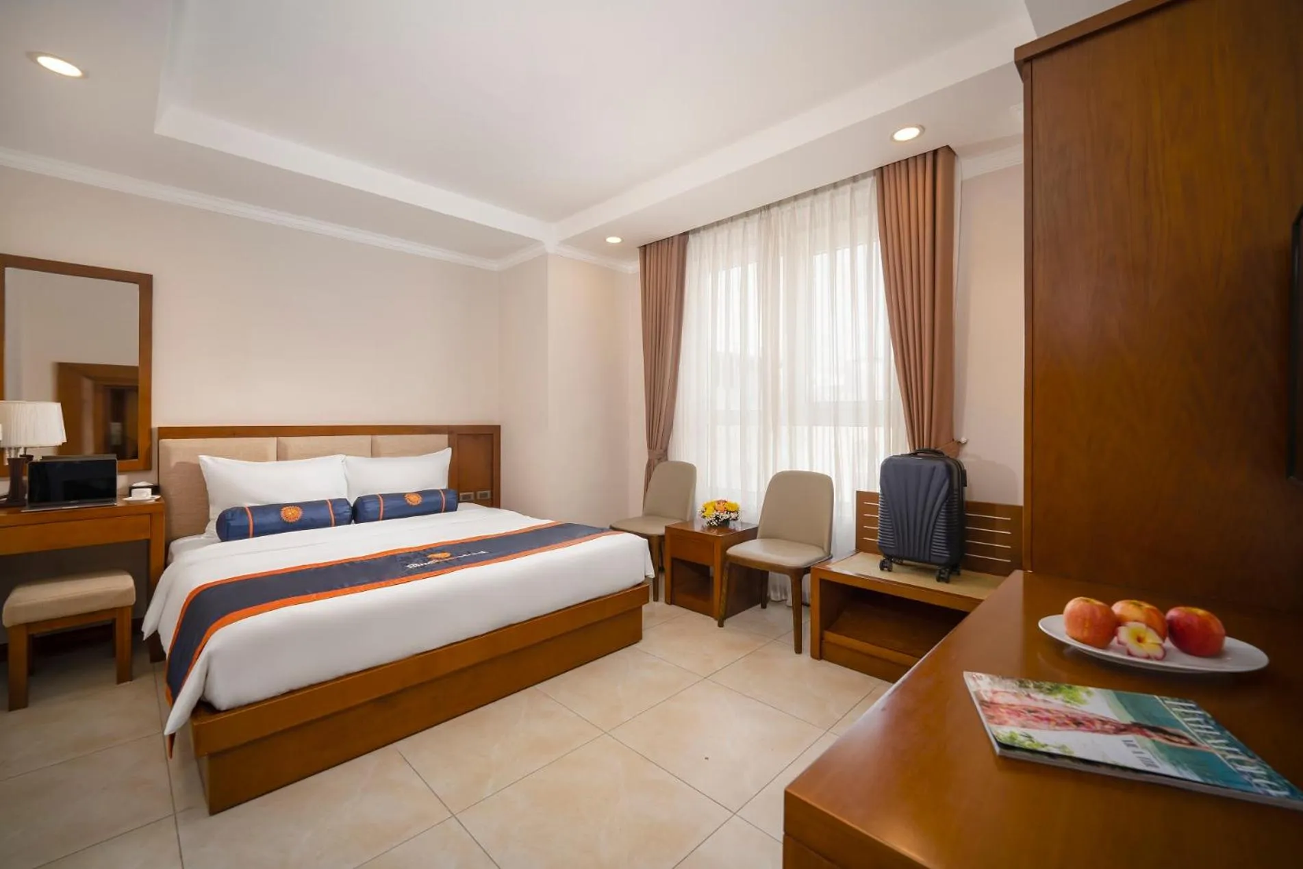 Deluxe King Room with Partial Sea View - Afternoon Tea Included in BlueSun Danang Beach Hotel