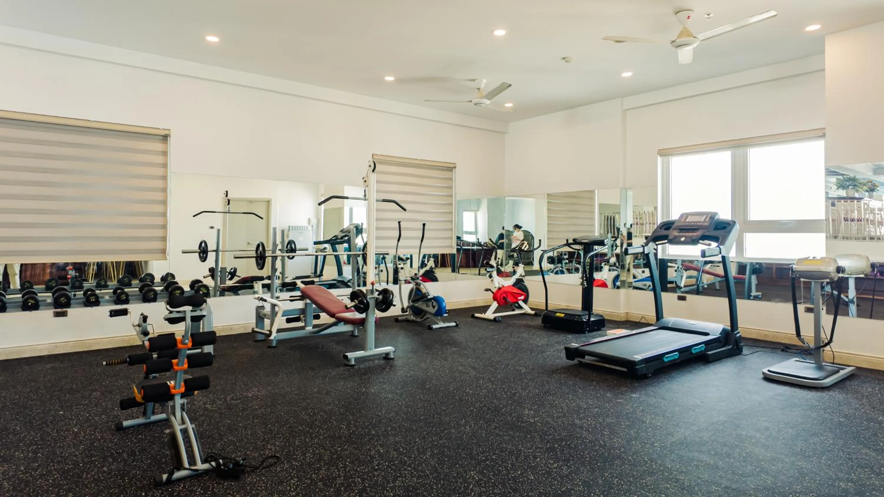 Fitness centre/facilities in BlueSun Danang Beach Hotel