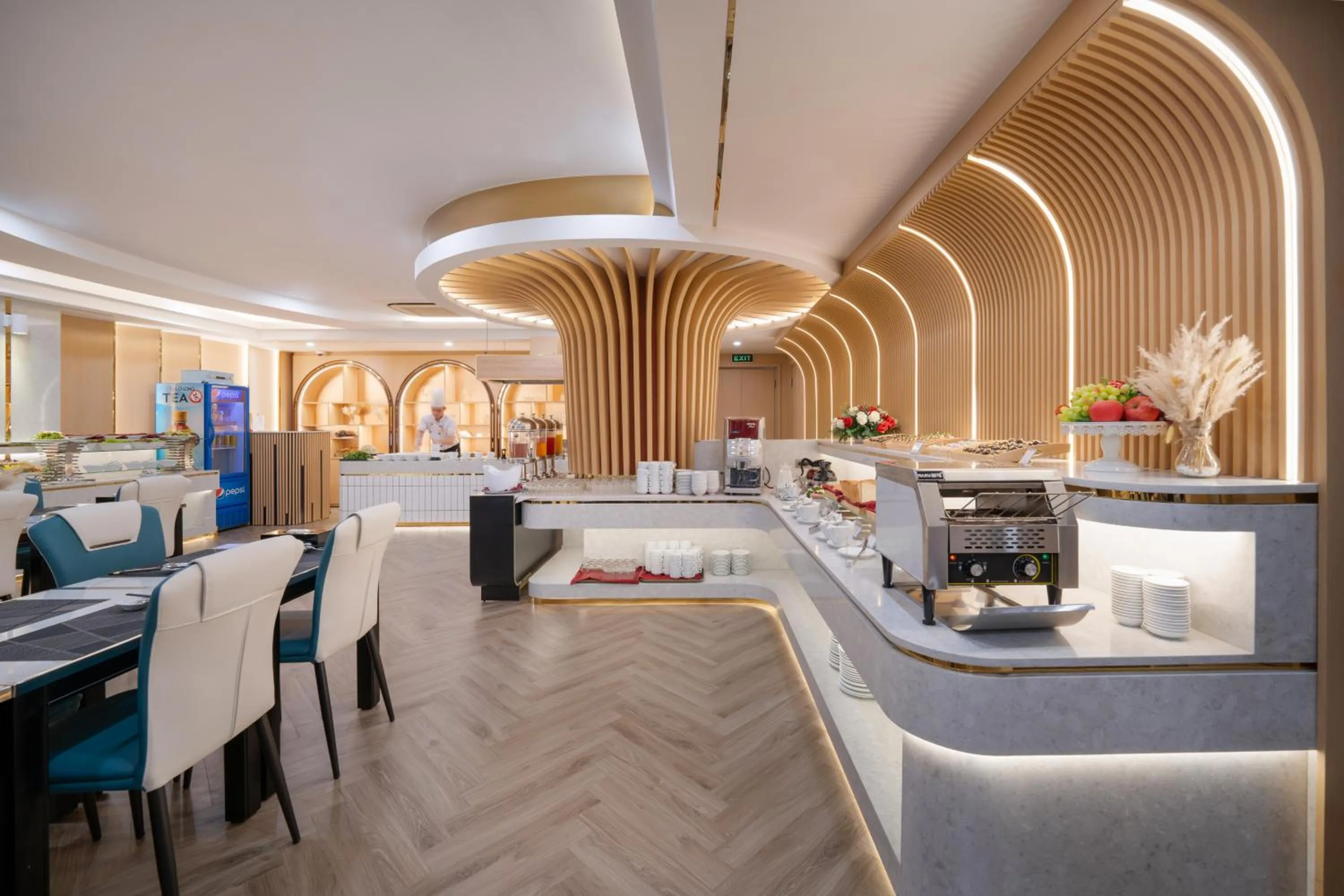 Restaurant/places to eat in BlueSun Danang Beach Hotel