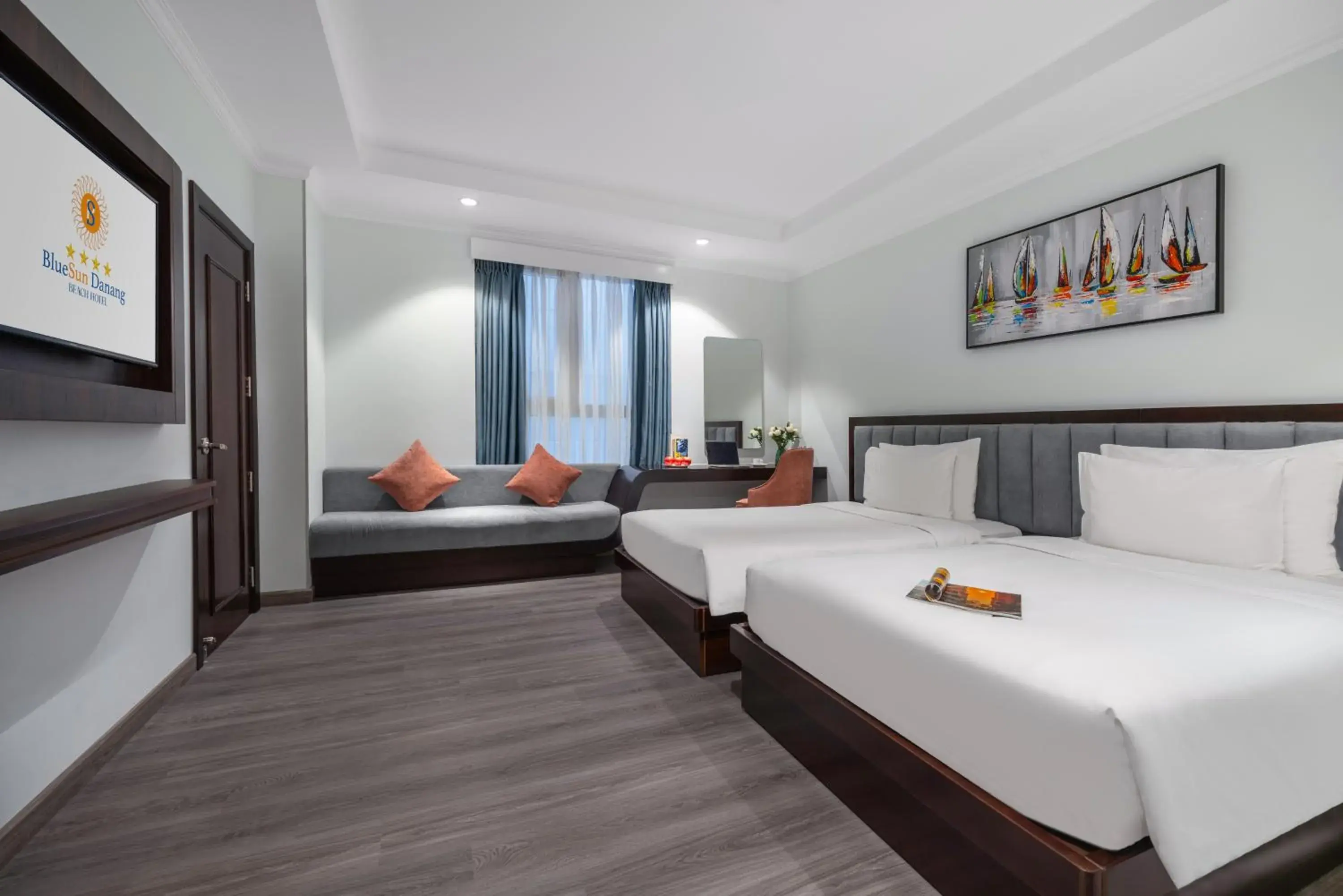 Junior Suite in BlueSun Danang Beach Hotel Junior Suite in BlueSun Danang Beach Hotel