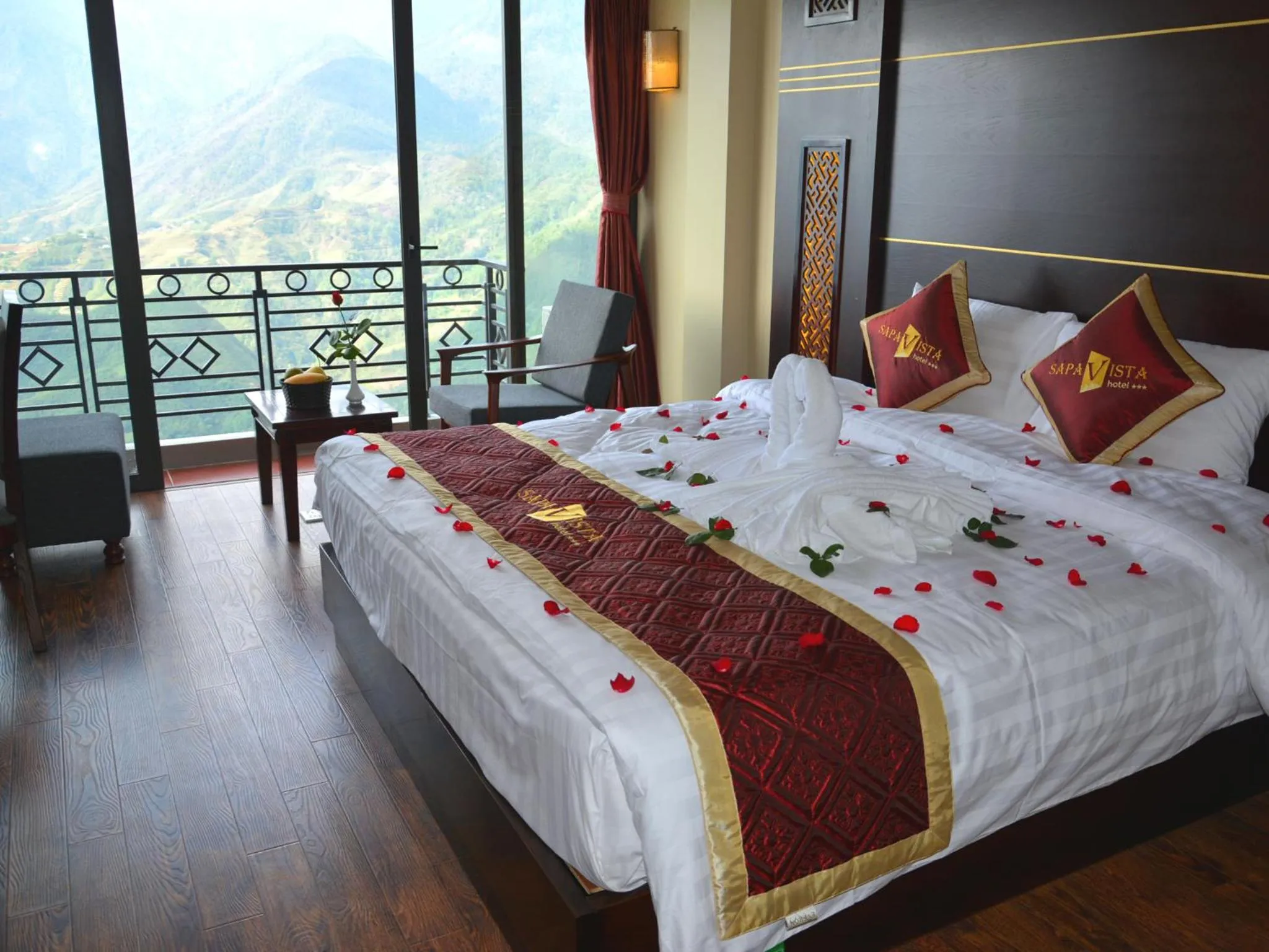 Photo of the whole room, Bed in Sapa Vista Hotel