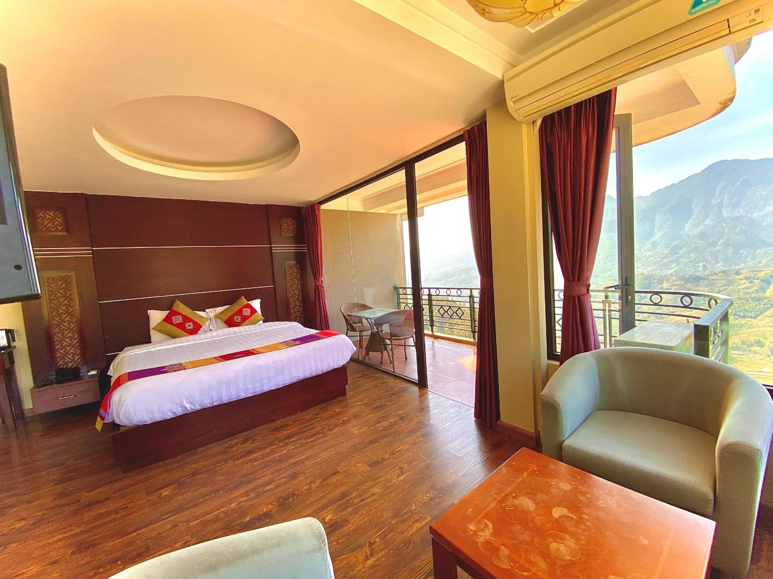 Bed in Sapa Vista Hotel