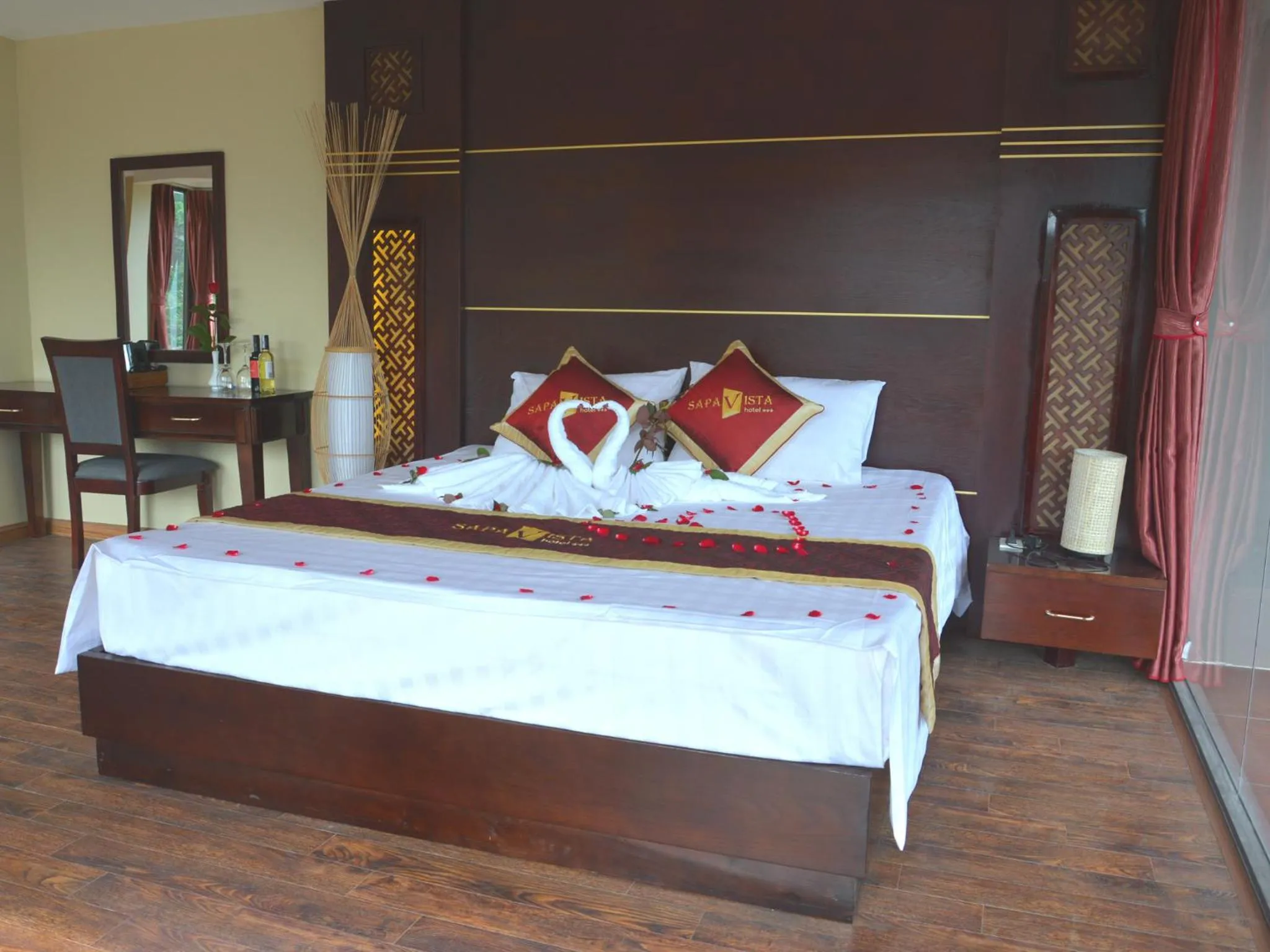 Coffee/tea facilities, Bed in Sapa Vista Hotel