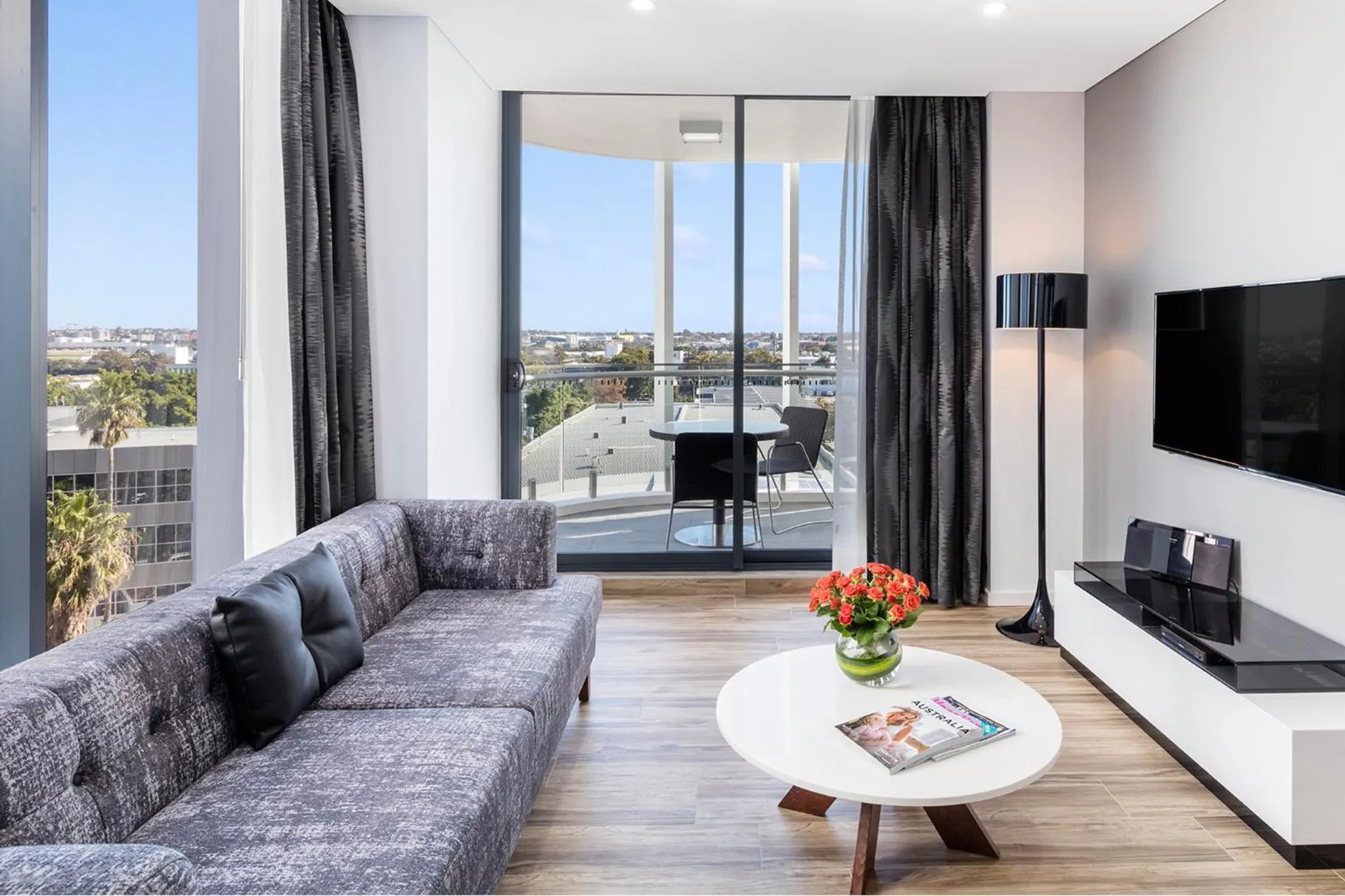TV and multimedia in Meriton Suites Mascot Central