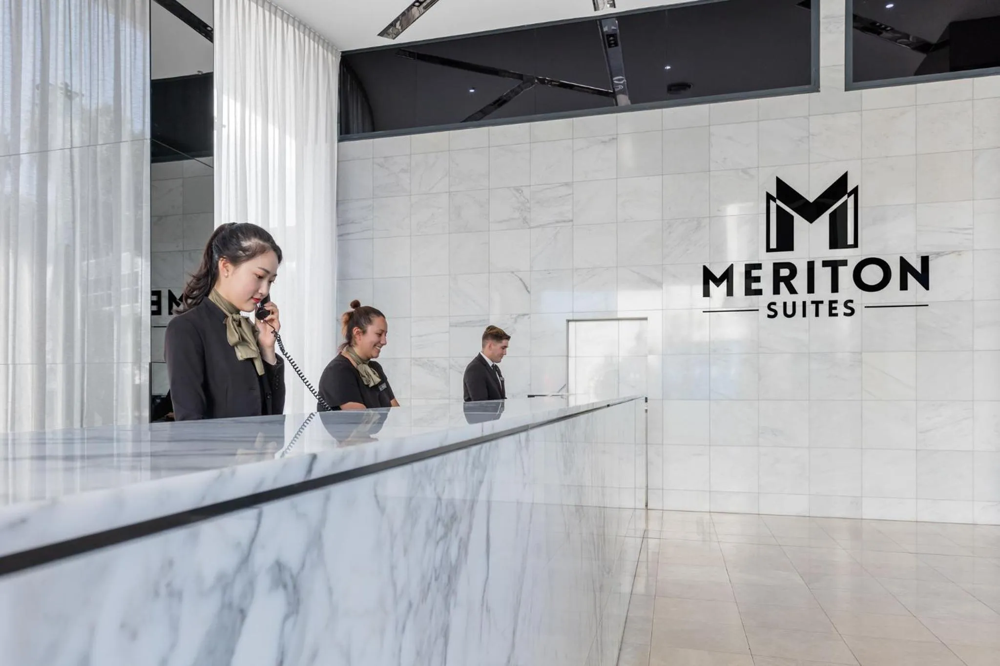 Lobby or reception in Meriton Suites Mascot Central