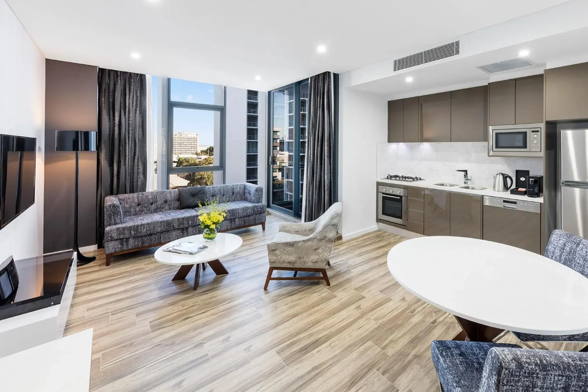 One Bedroom King Suite in Meriton Suites Mascot Central One Bedroom King Suite in Meriton Suites Mascot Central