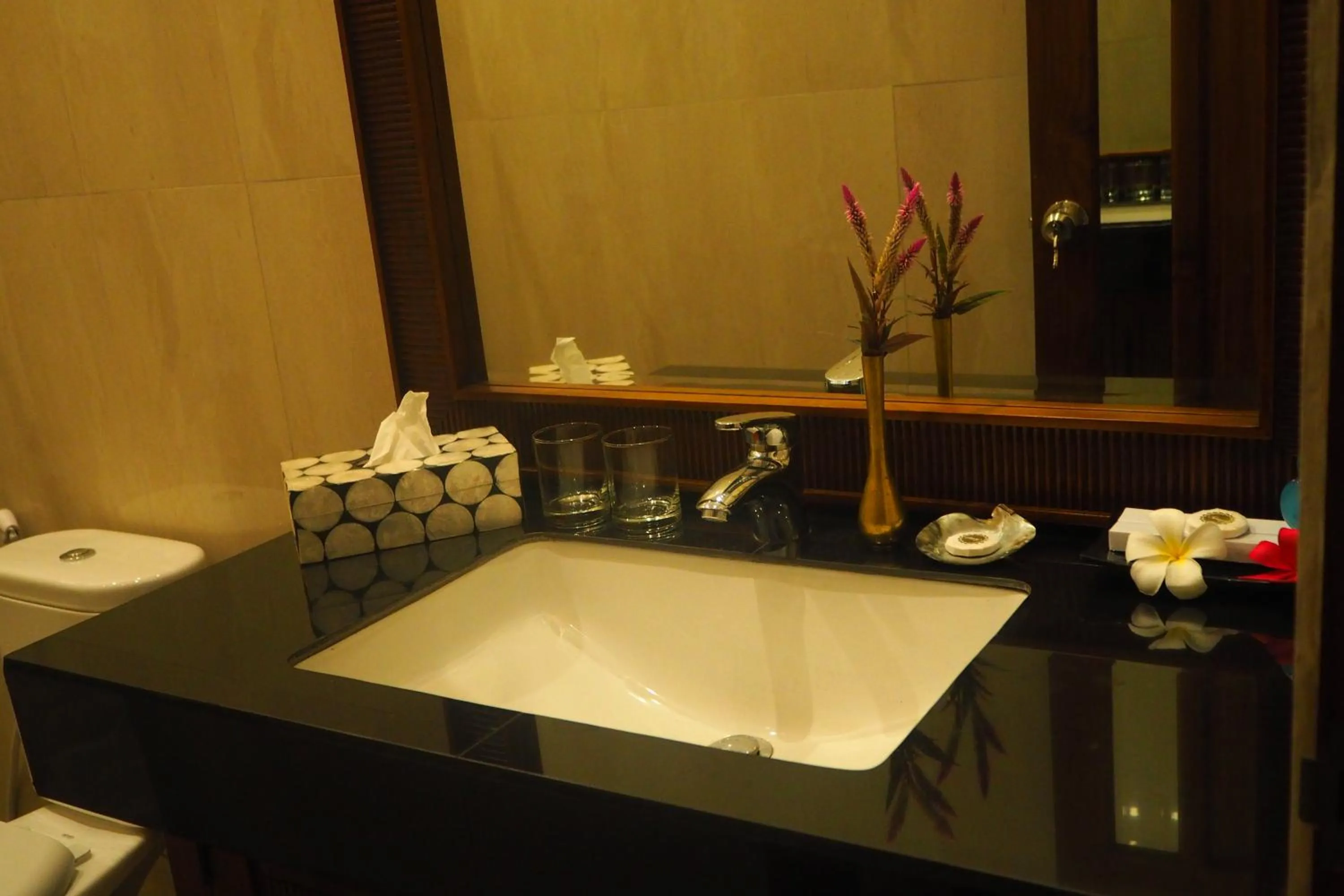 Bathroom in The Gecho Inn Country