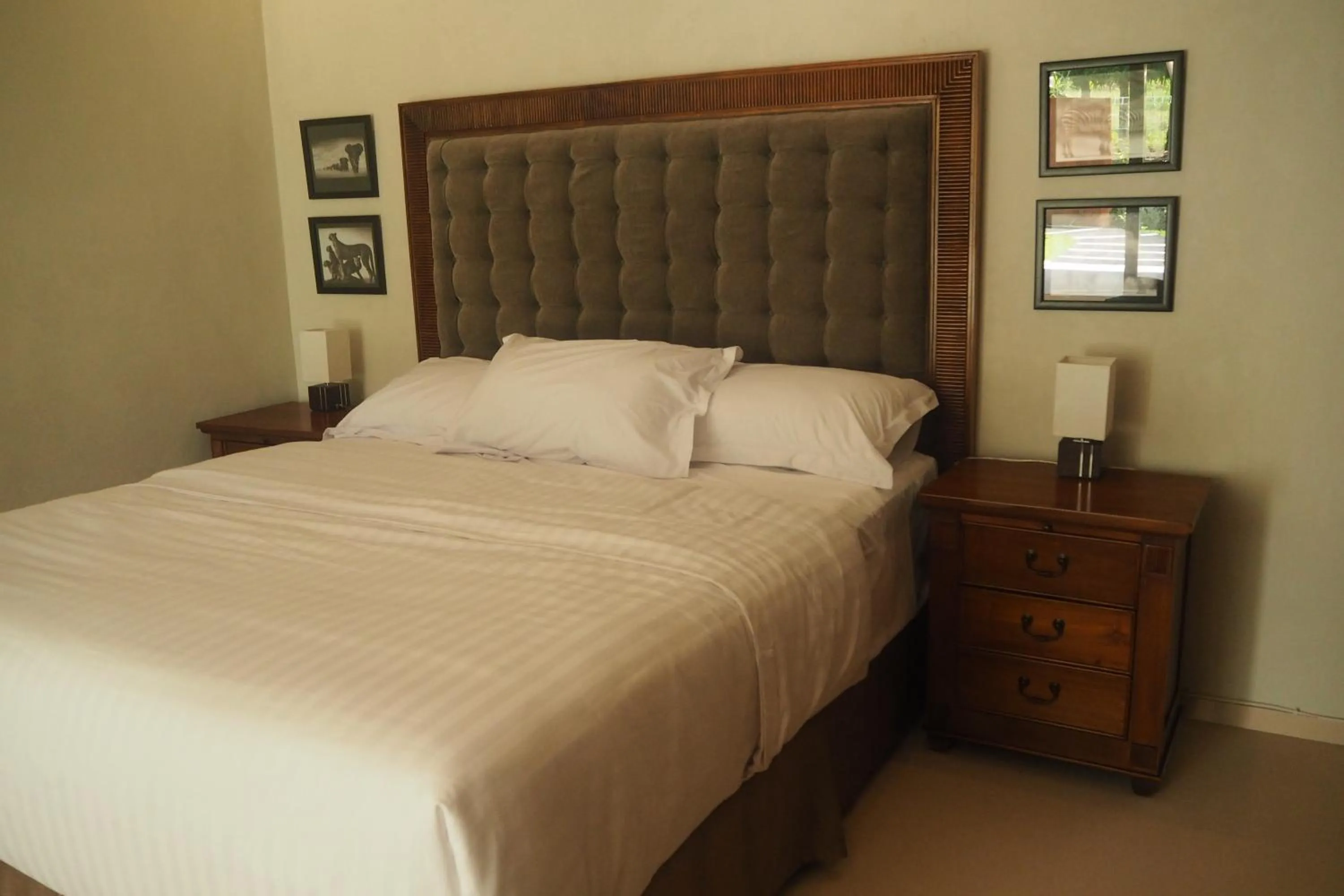 Bed in The Gecho Inn Country