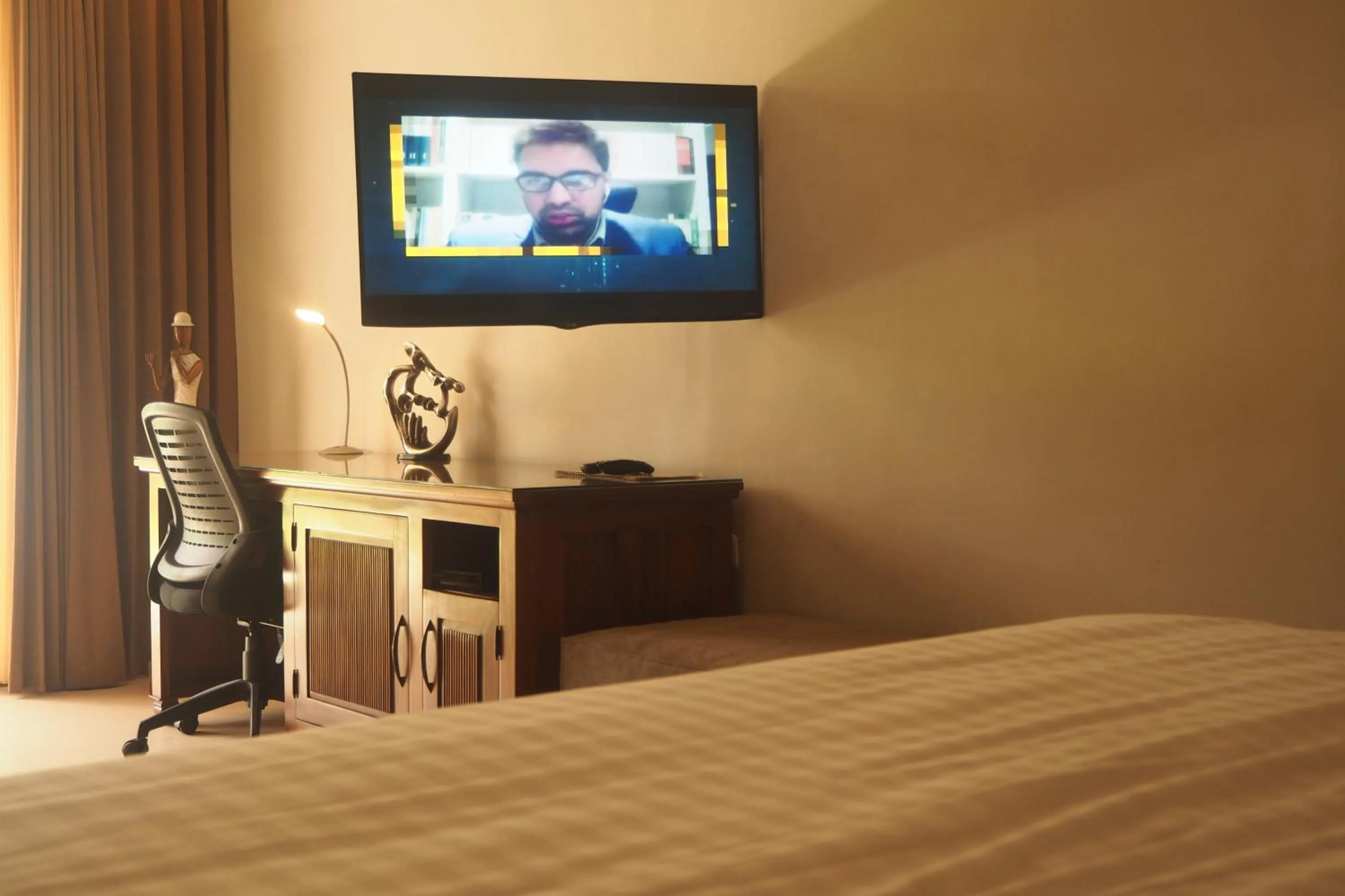 TV and multimedia in The Gecho Inn Country