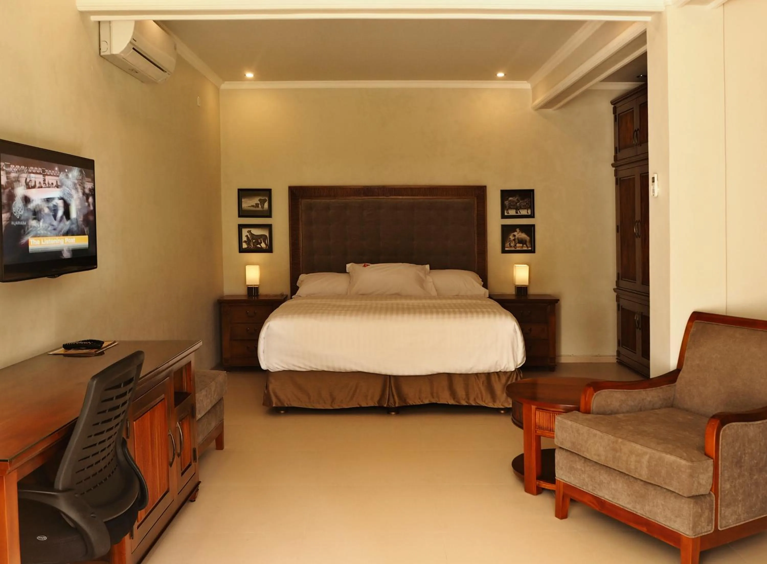 Bedroom, Bed in The Gecho Inn Country