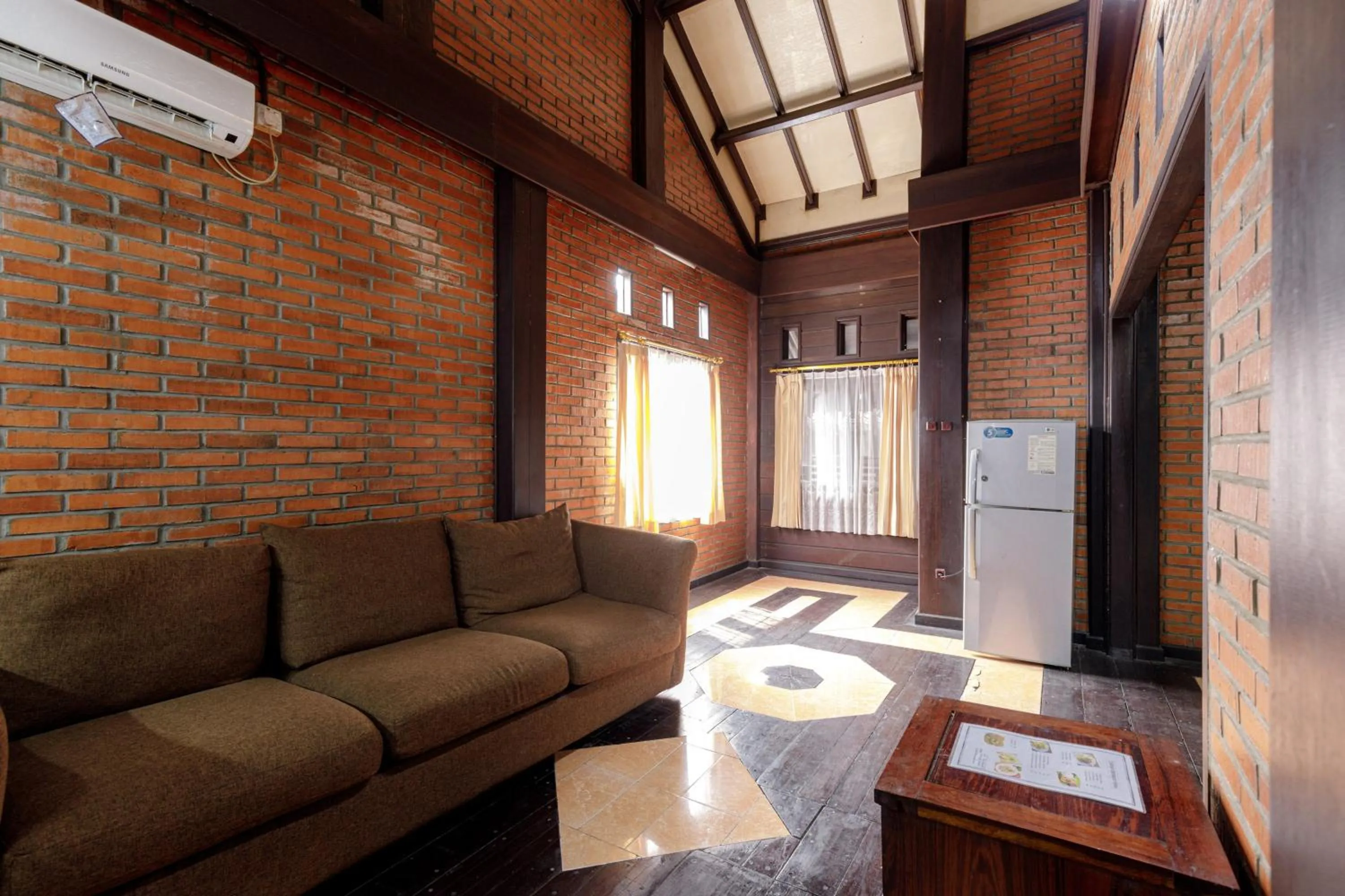 Seating area in RedDoorz @ Cilandak Timur