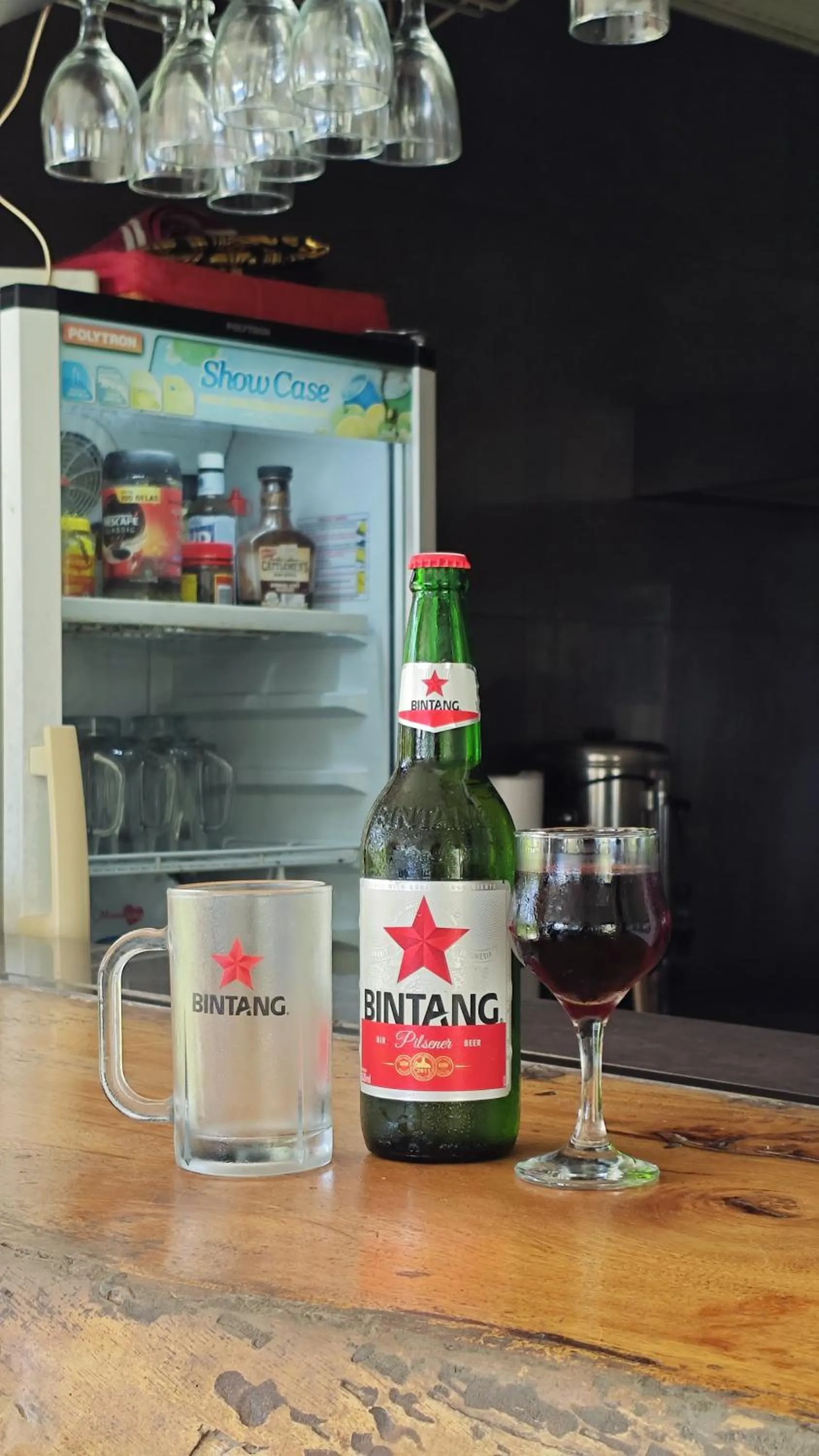 Alcoholic drinks in Silver Fern Beach Retreat