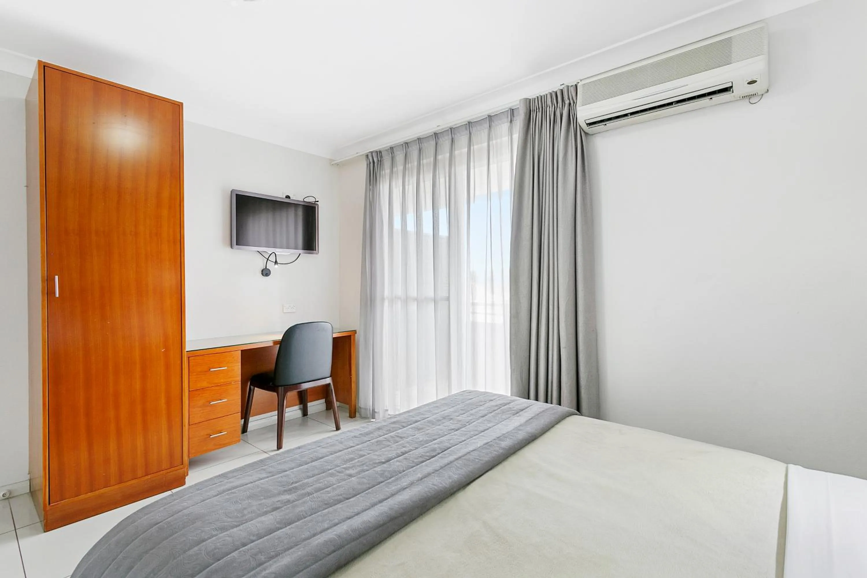 Bed in Comfort Inn & Suites Burwood