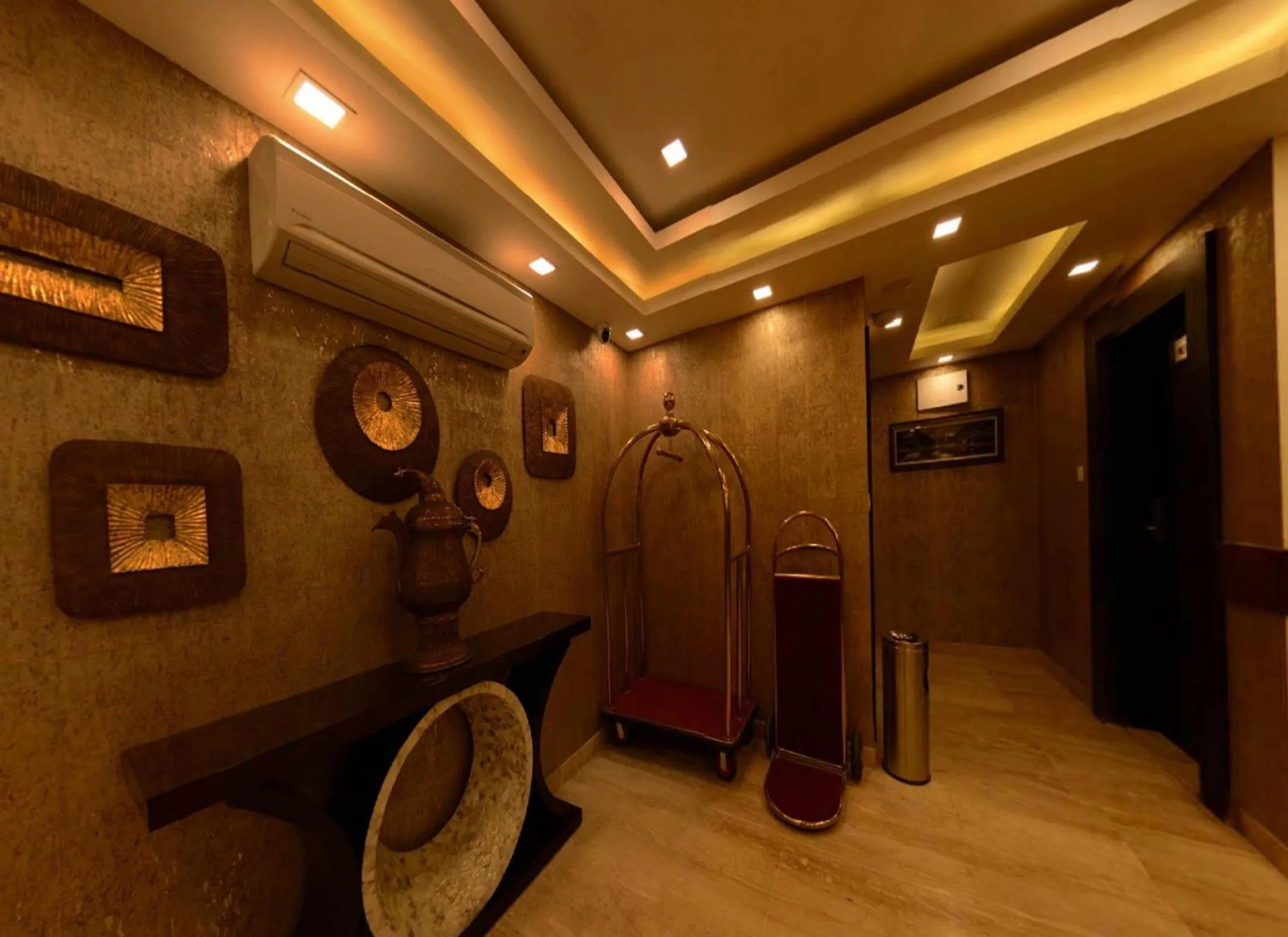 Decorative detail in Clarks inn srinagar