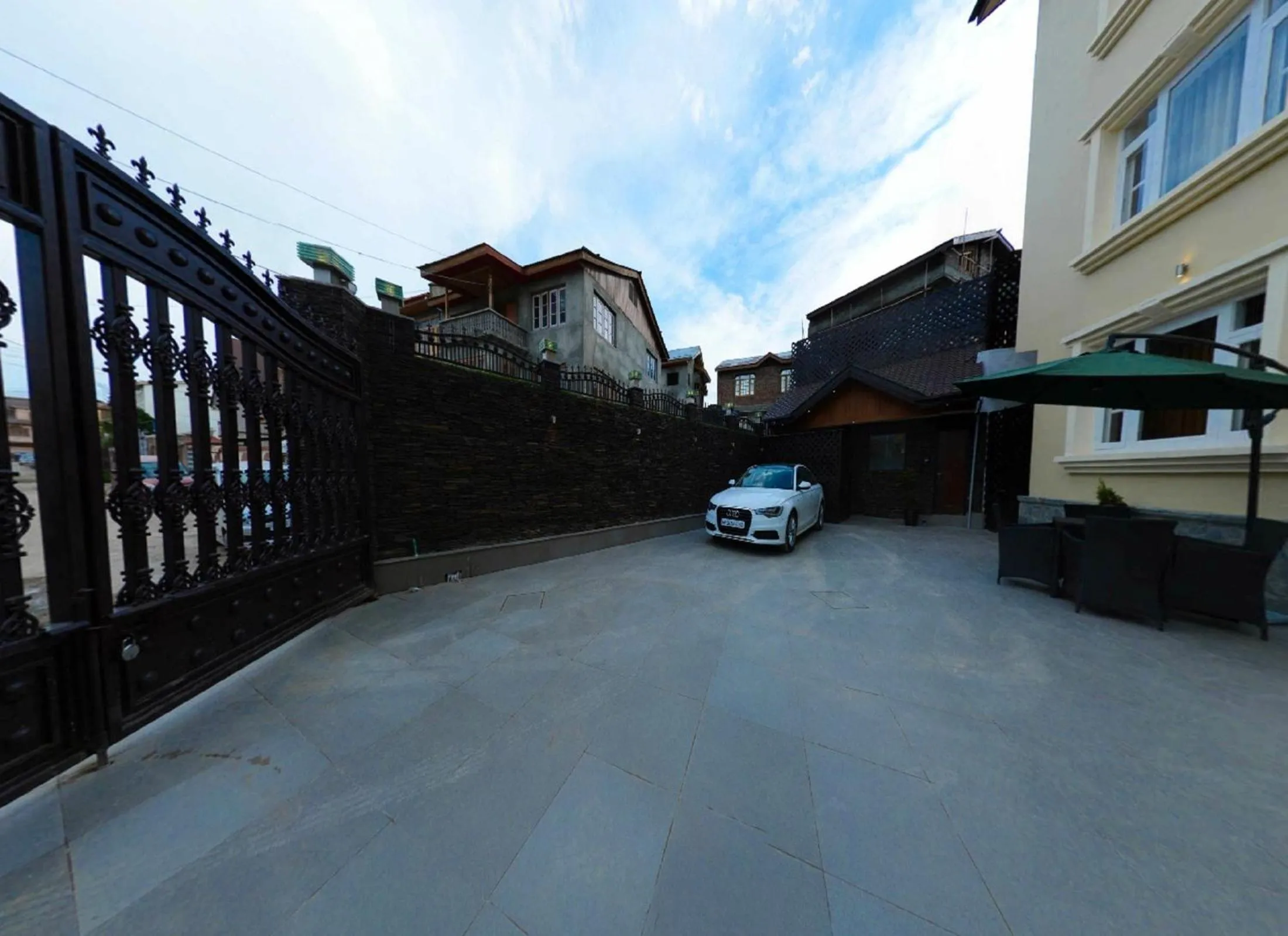 Neighbourhood in Clarks inn srinagar