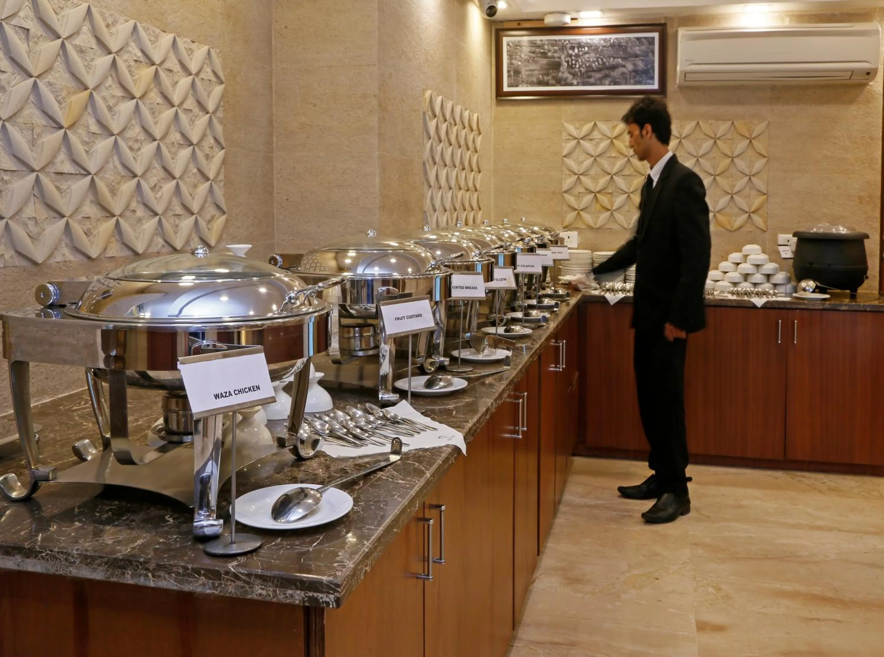 Breakfast in Clarks inn srinagar