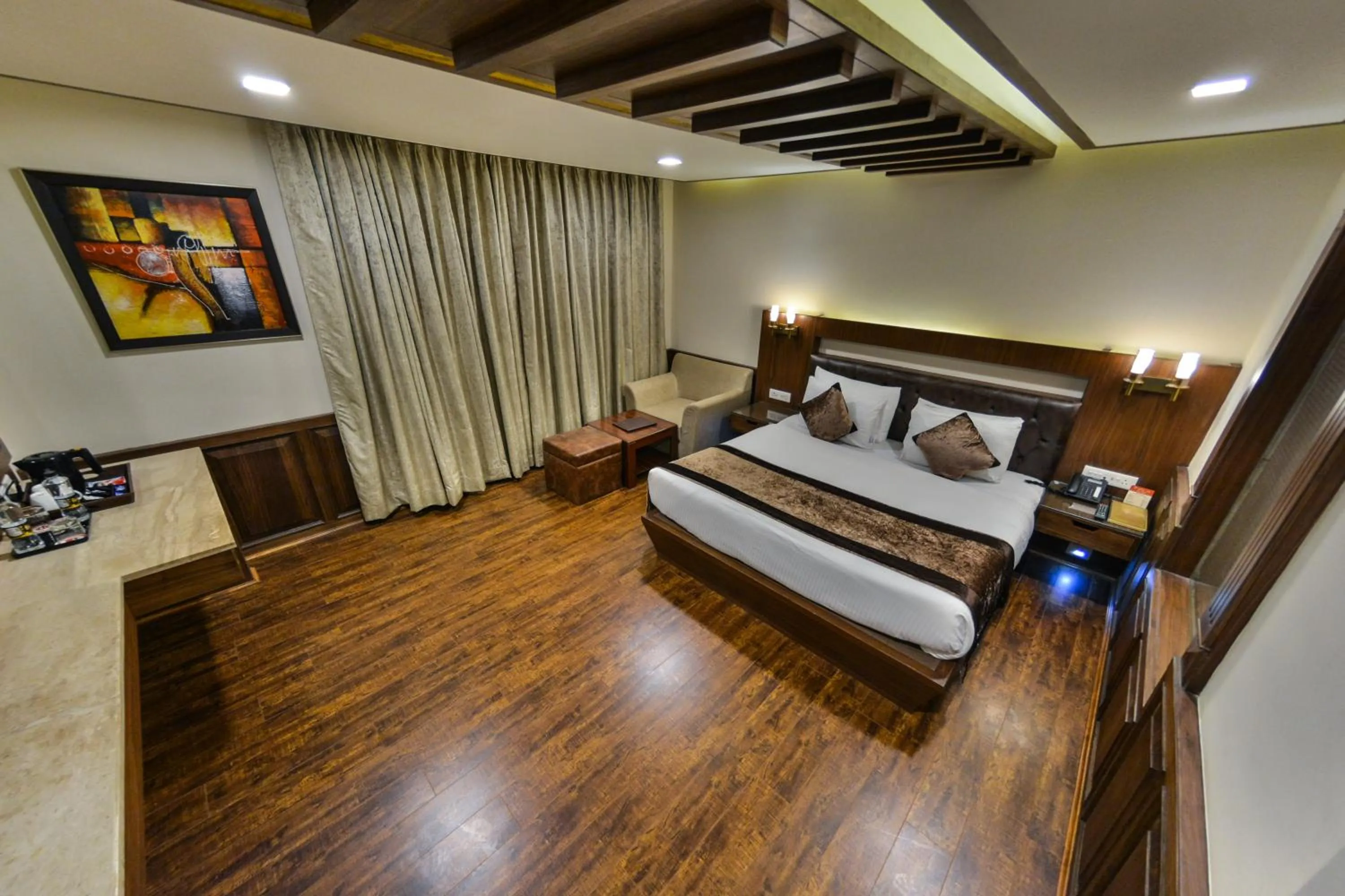 Photo of the whole room, Bed in Clarks inn srinagar