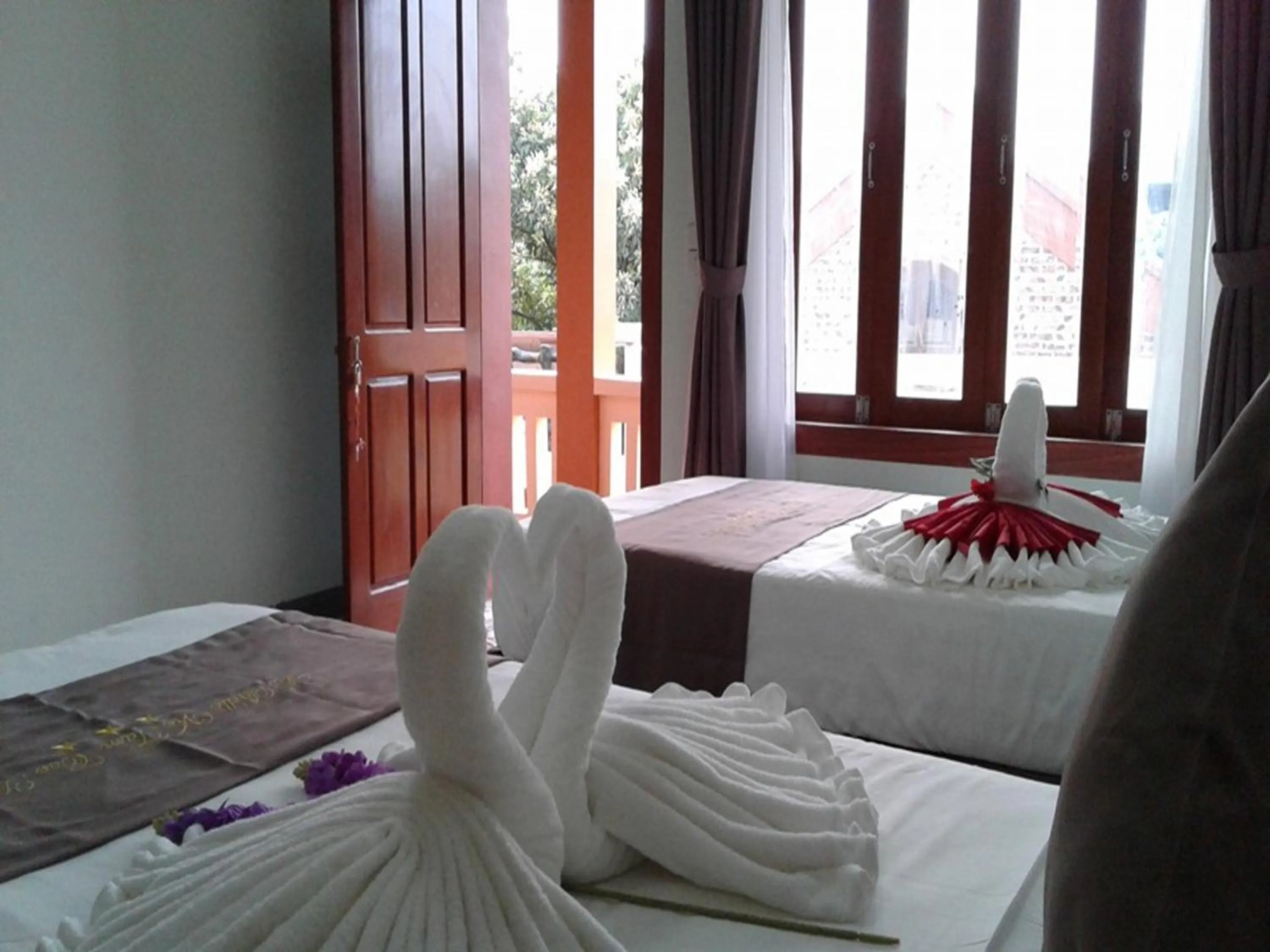 View (from property/room), Bed in La Belle Vie Tam Coc Homestay