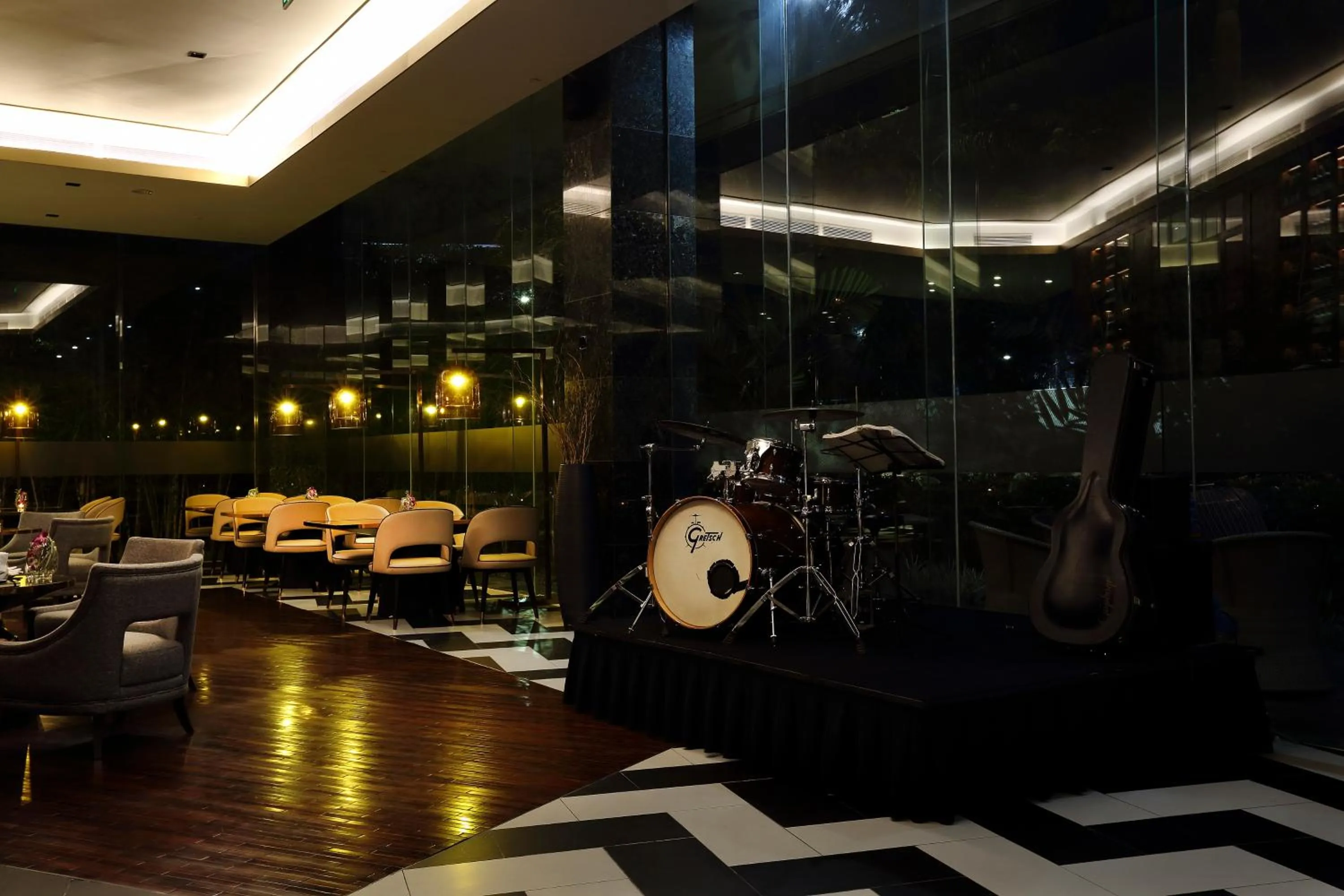 Restaurant/places to eat in Melia Yangon