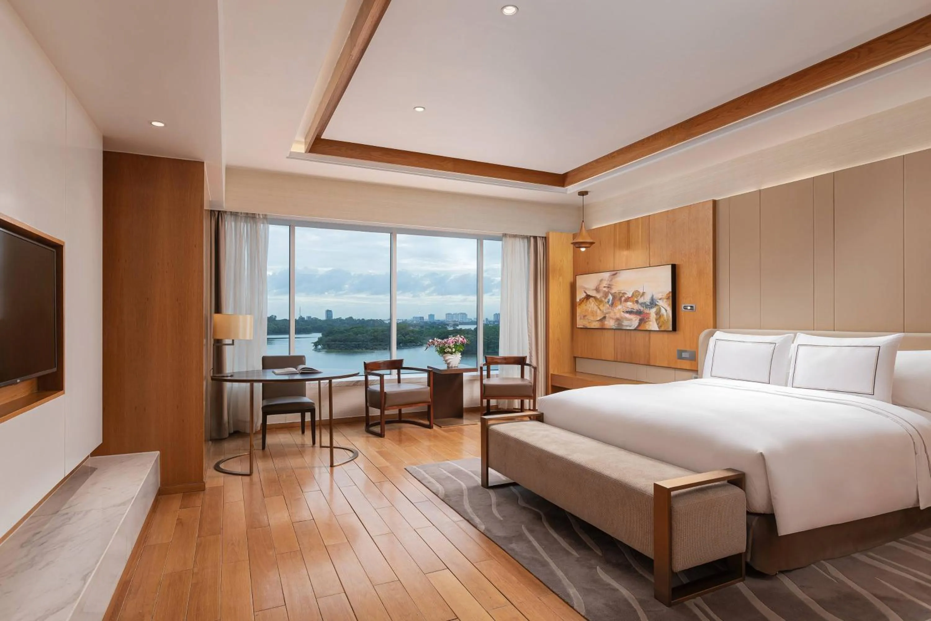 Bed in Meliá Yangon