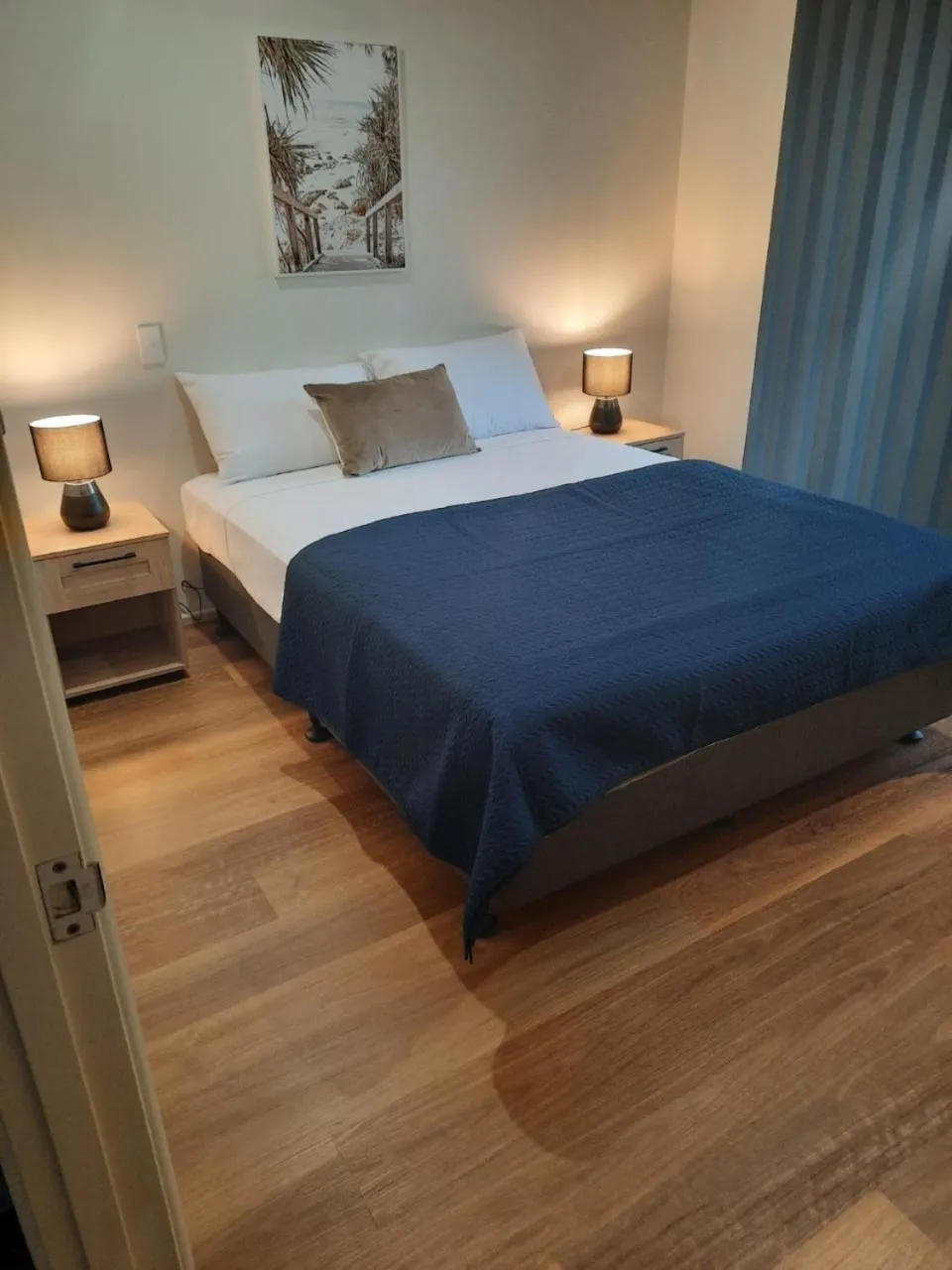 Bed in Beachside Motor Inn By Golden Chain