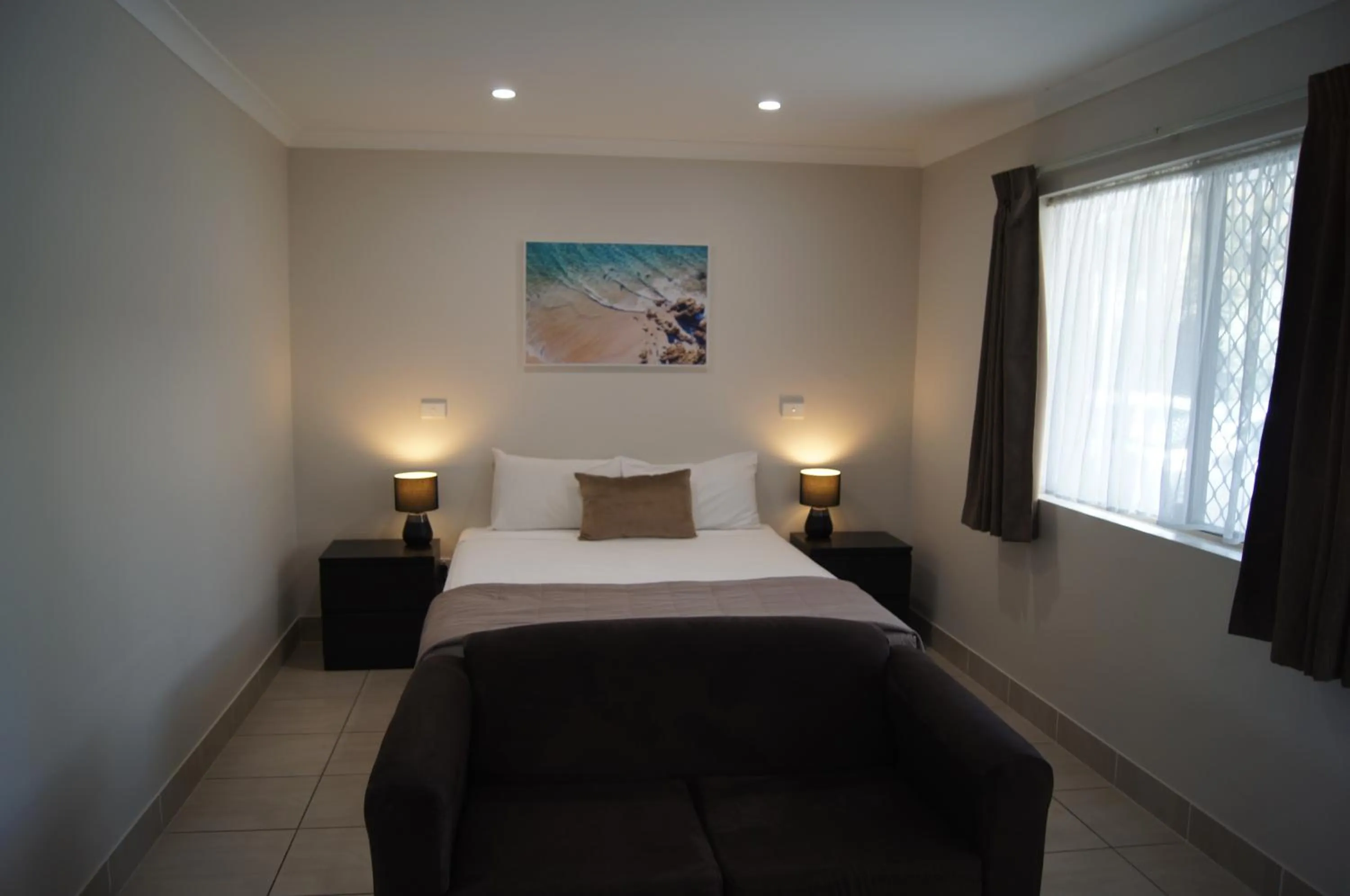 Bed in Beachside Motor Inn By Golden Chain