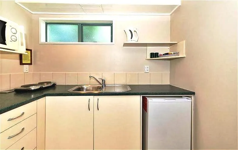 Kitchen or kitchenette in Accolade Lodge Motel