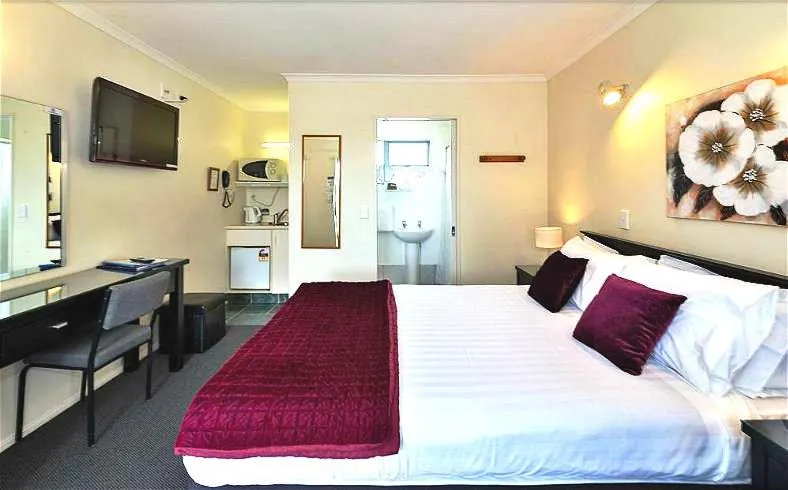 Bedroom, Bed in Accolade Lodge Motel