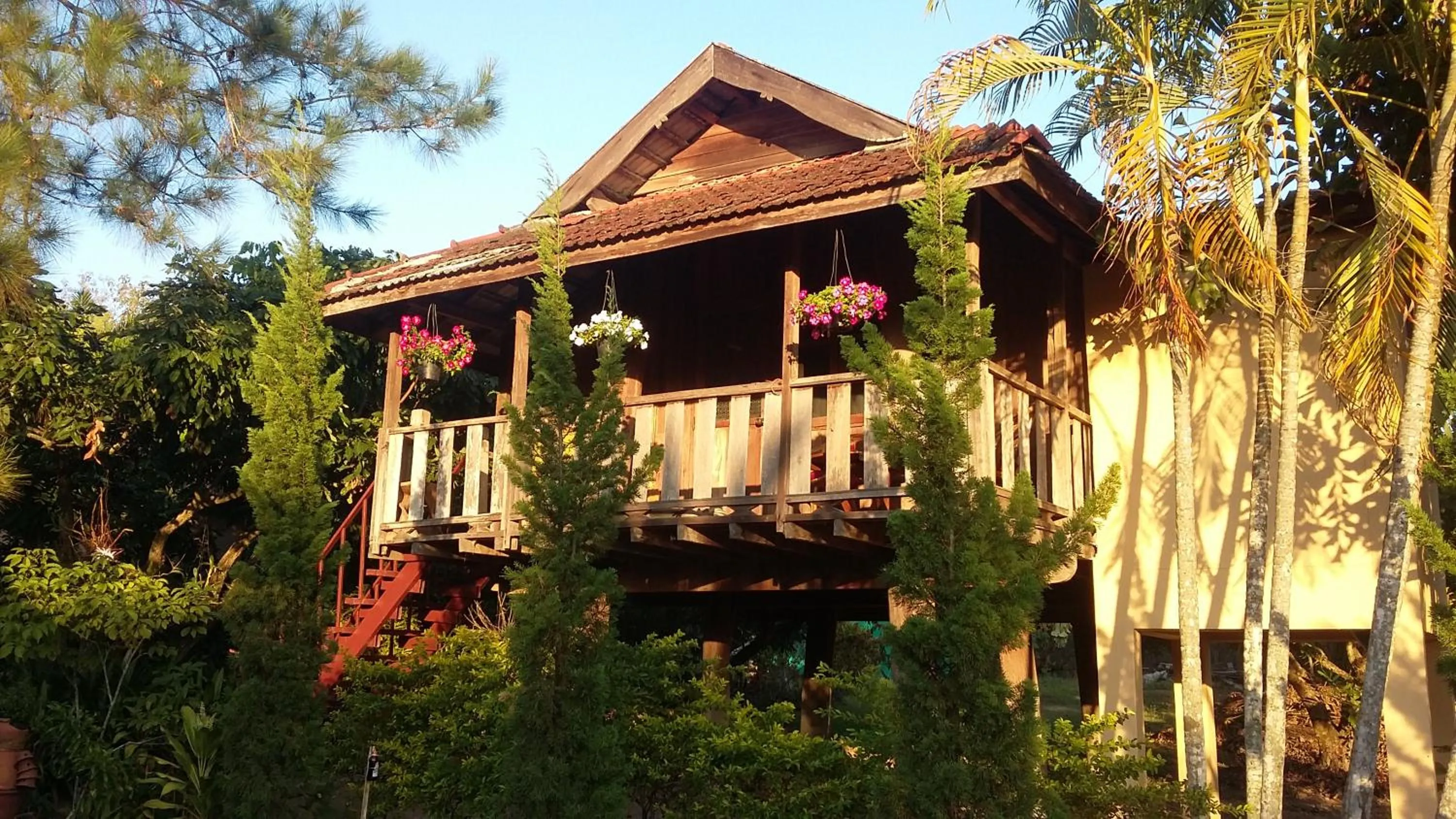 Property building in Khoom Kam Kaew