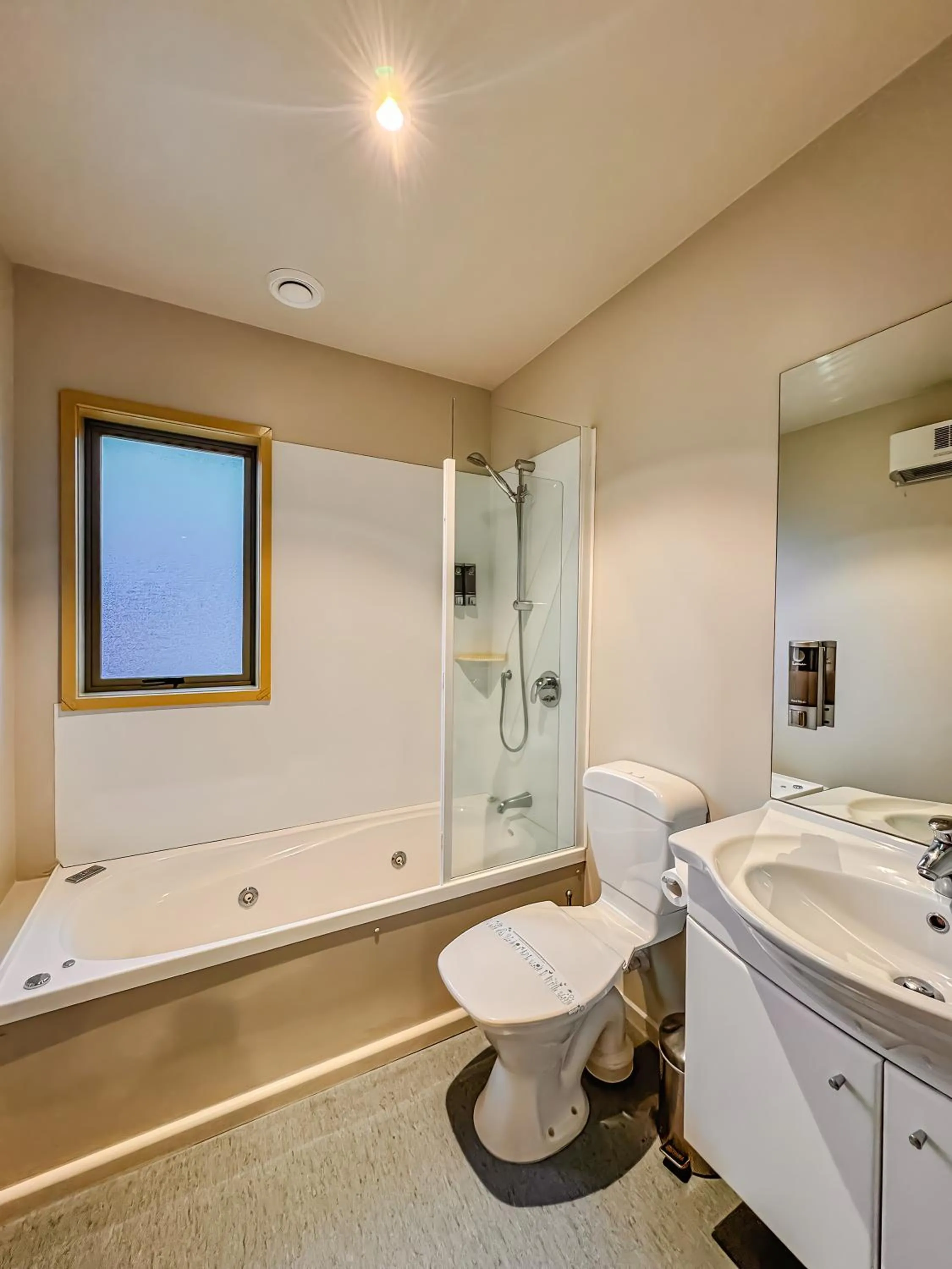 Spa and wellness centre/facilities in Bealey Avenue Motel