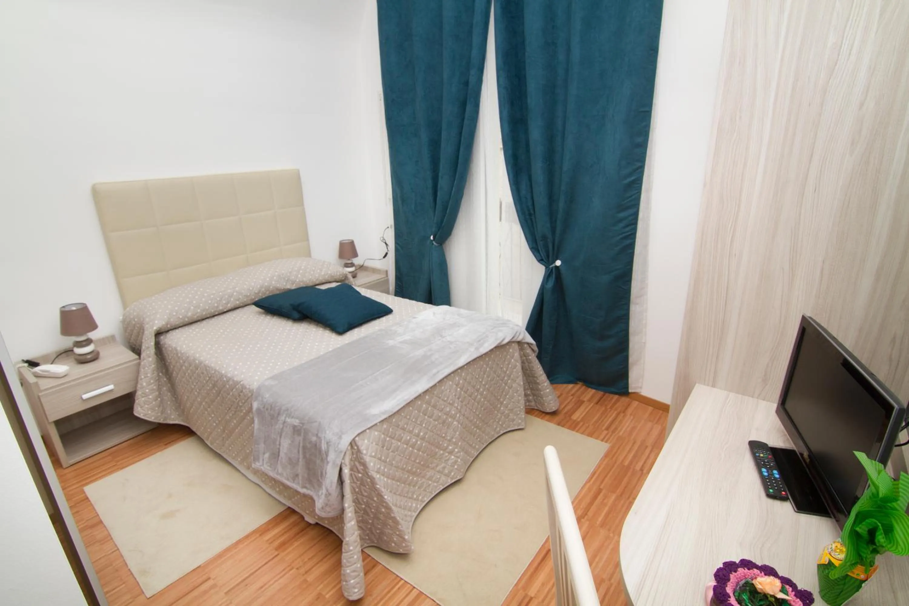 Photo of the whole room, Bed in Al Bastione Relais Suite & Rooms