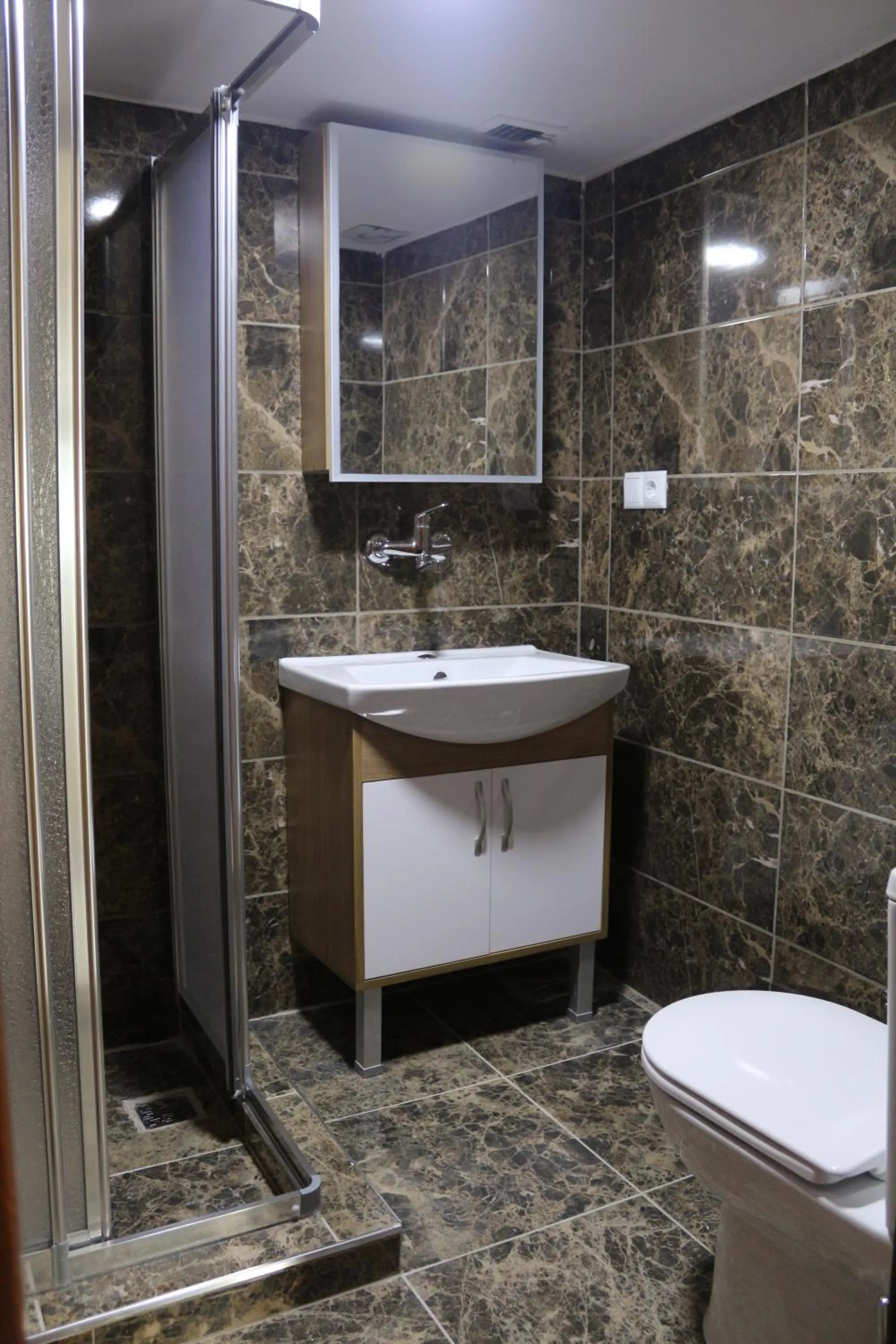 Bathroom in Beyoglu Huzur Hotel