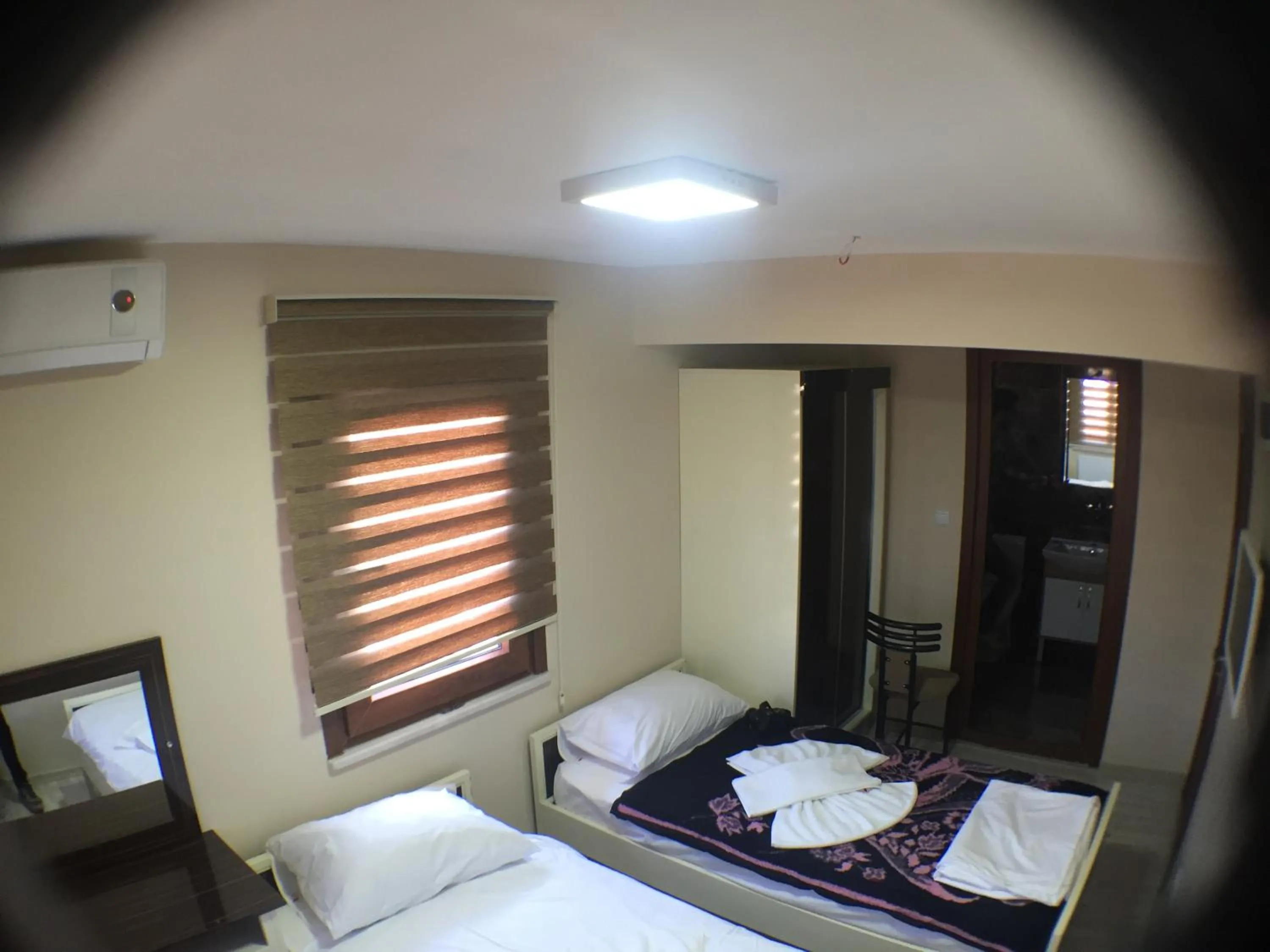 Bed in Beyoglu Huzur Hotel