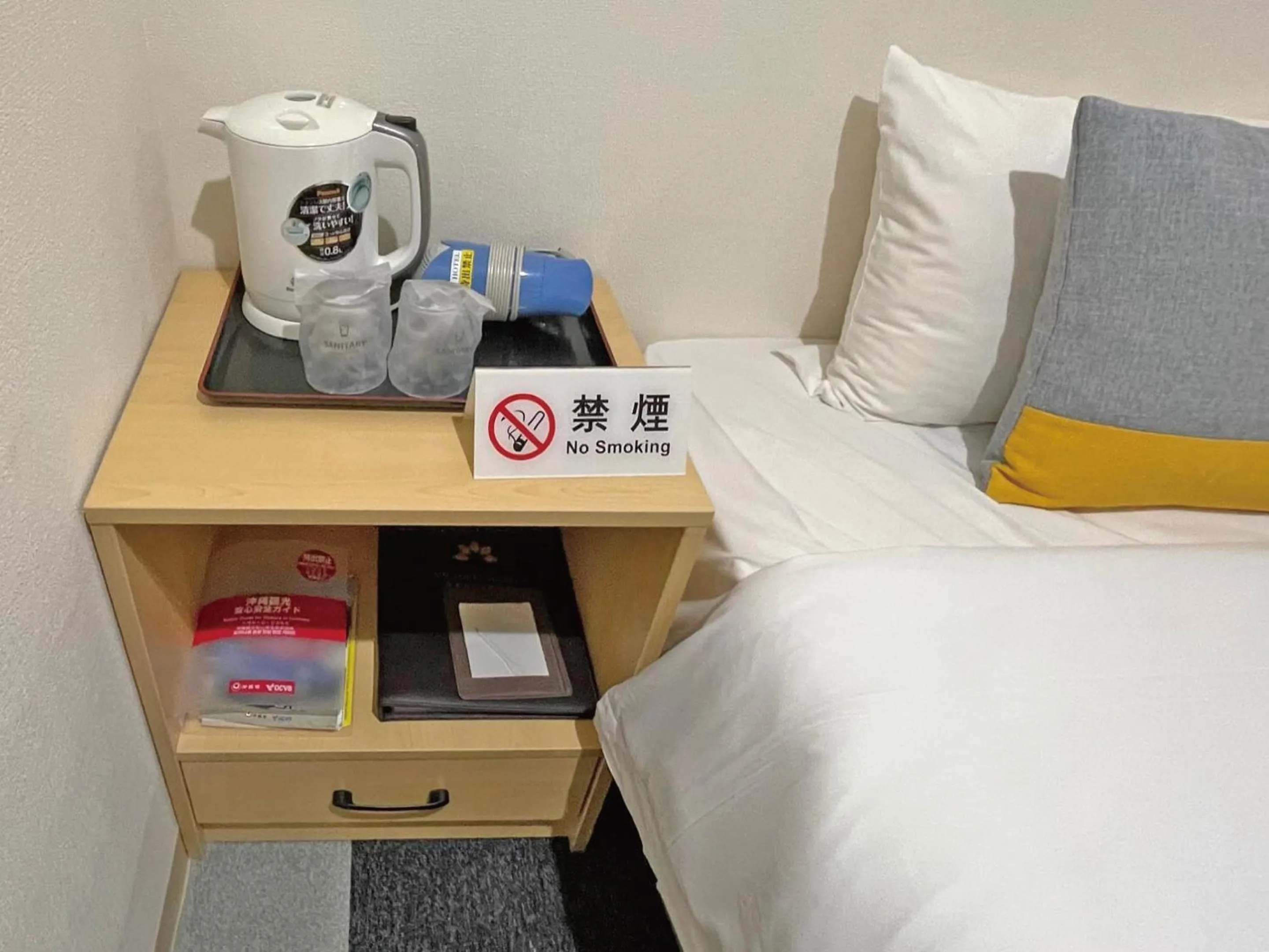 Photo of the whole room, Bed in Victoria Hotel