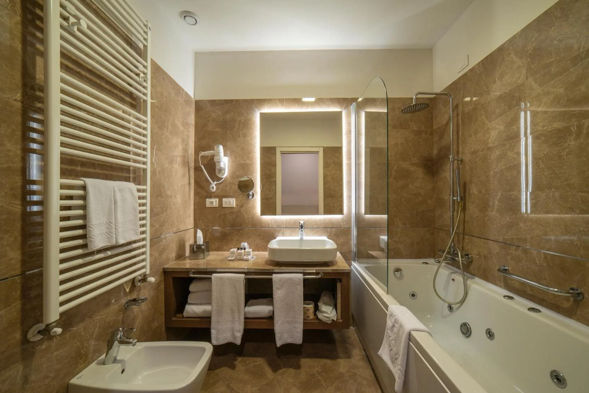 Bathroom in Hotel Palazzo San Lorenzo & Spa