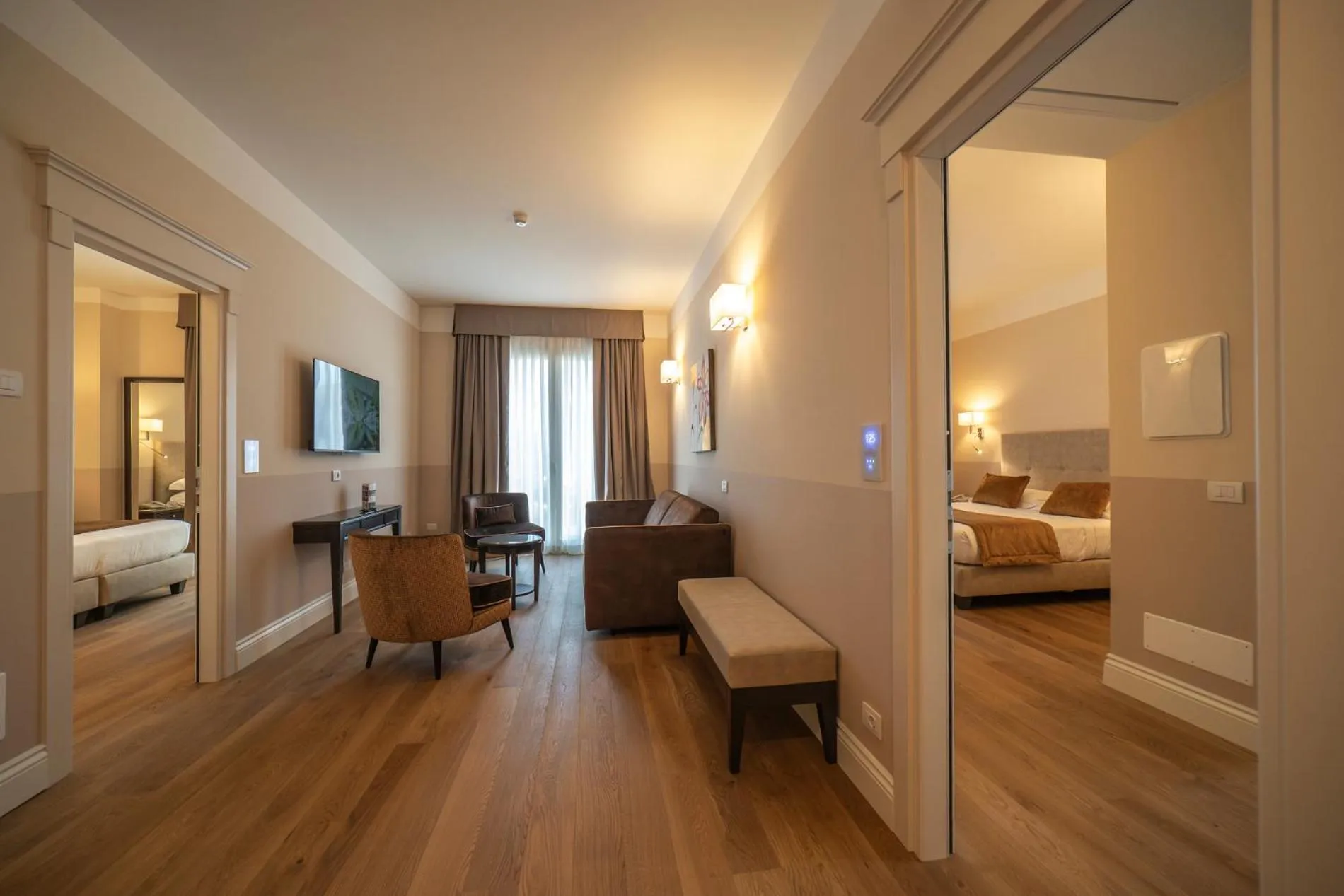 Living room, Bed in Hotel Palazzo San Lorenzo & Spa