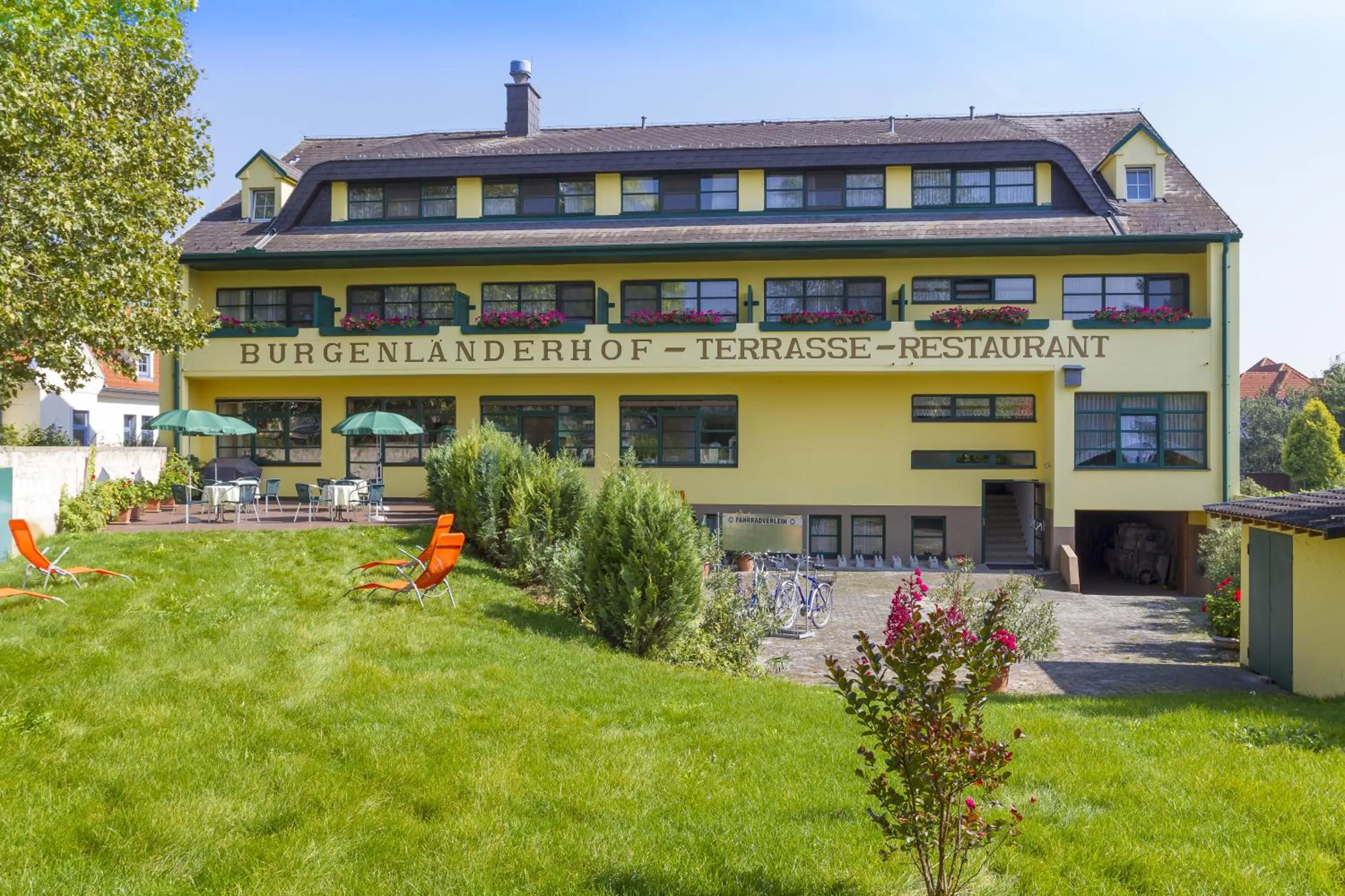 Property building in Burgenländerhof Hotel Garni