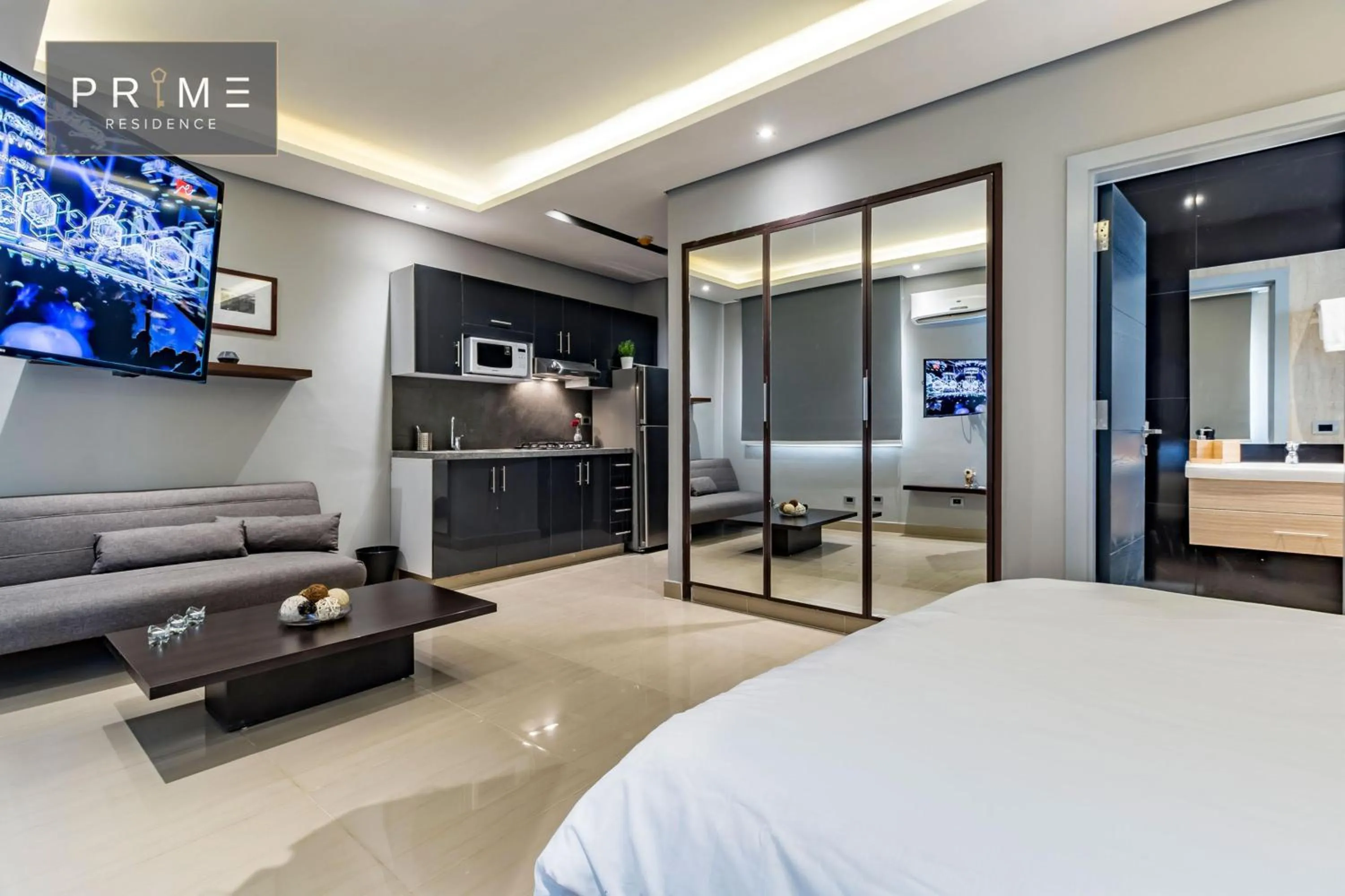 Photo of the whole room, Bed in Prime Residence New Cairo