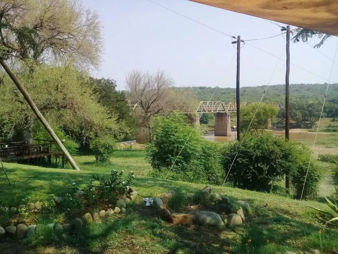 Natural landscape in Three Bridges B&B