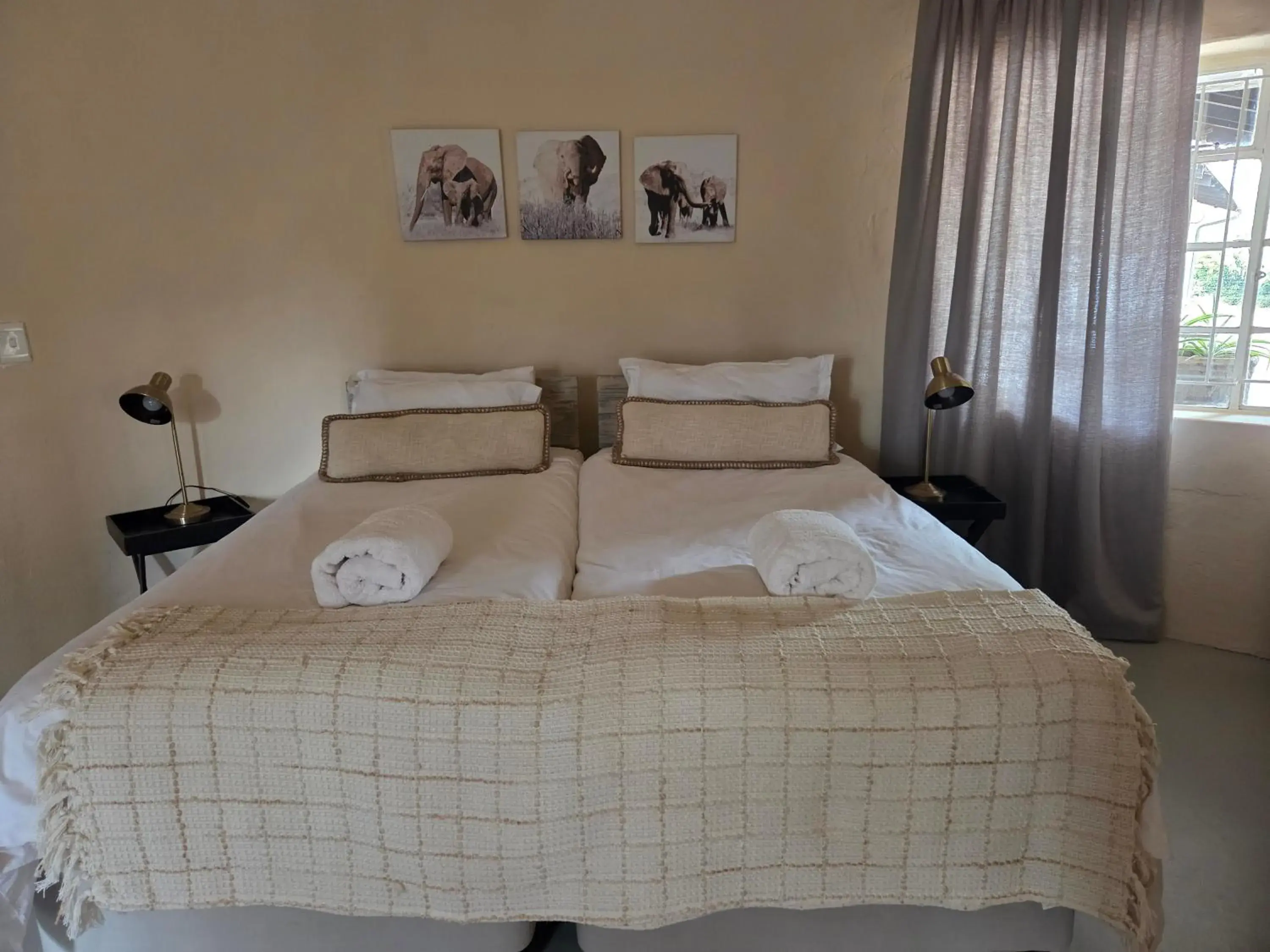 Triple Room with Terrace - single occupancy in Three Bridges B&B Triple Room with Terrace - single occupancy in Three Bridges B&B