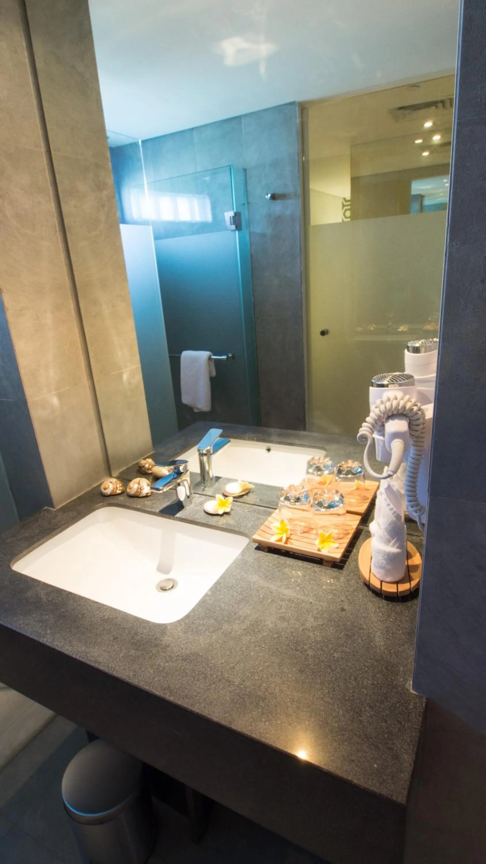 Bathroom in Hotel Daun Bali Seminyak