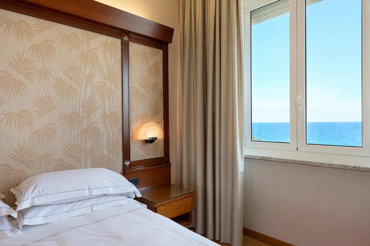 Bed in LVG Hotel Collection - Grand Hotel Mediterranee