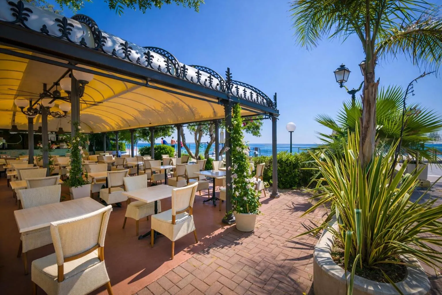 Restaurant/places to eat in LVG Hotel Collection - Grand Hotel Mediterranee