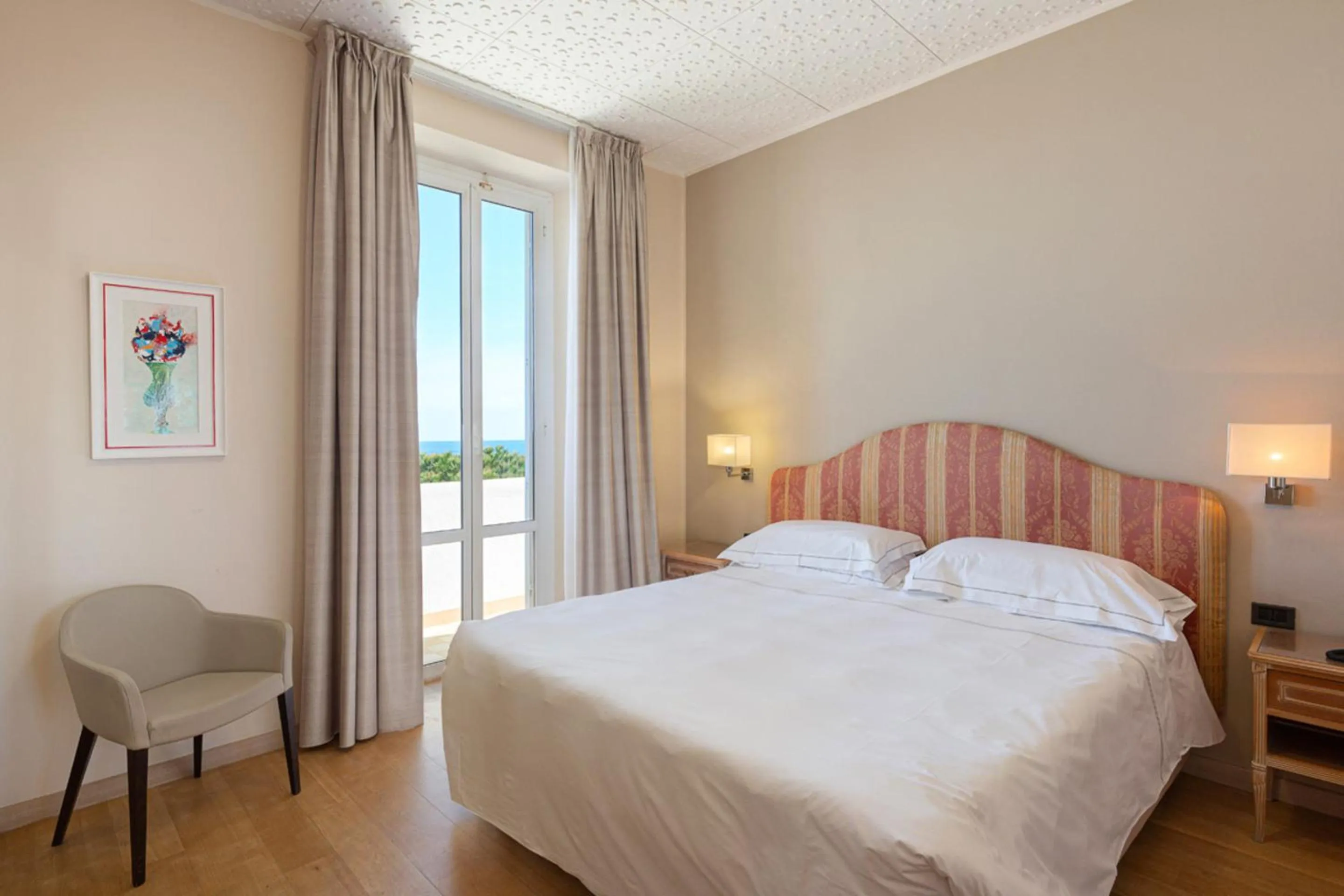 Bed in Grand Hotel Mediterranee