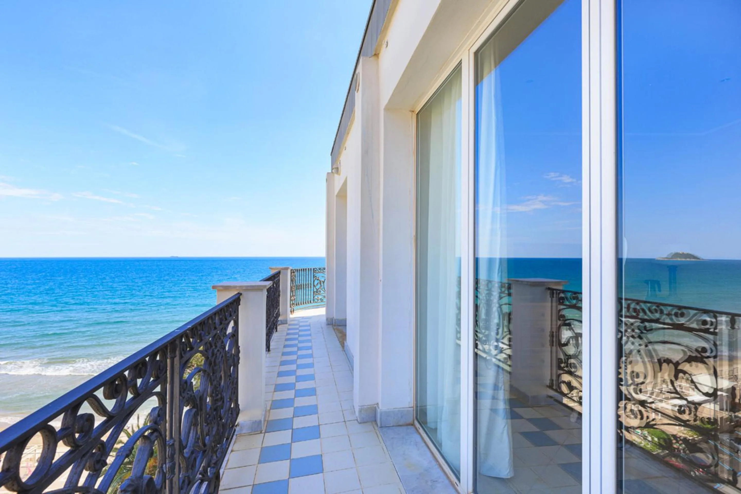 Day in Grand Hotel Mediterranee