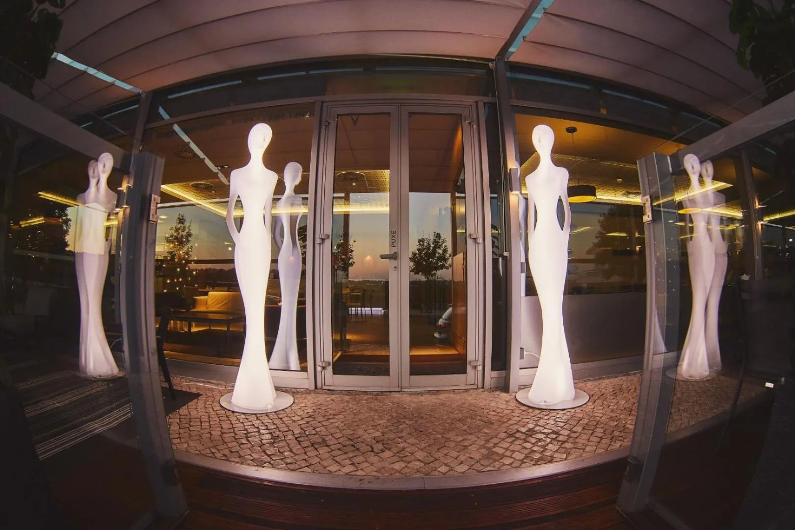 Decorative detail in Mercure Lisboa Almada