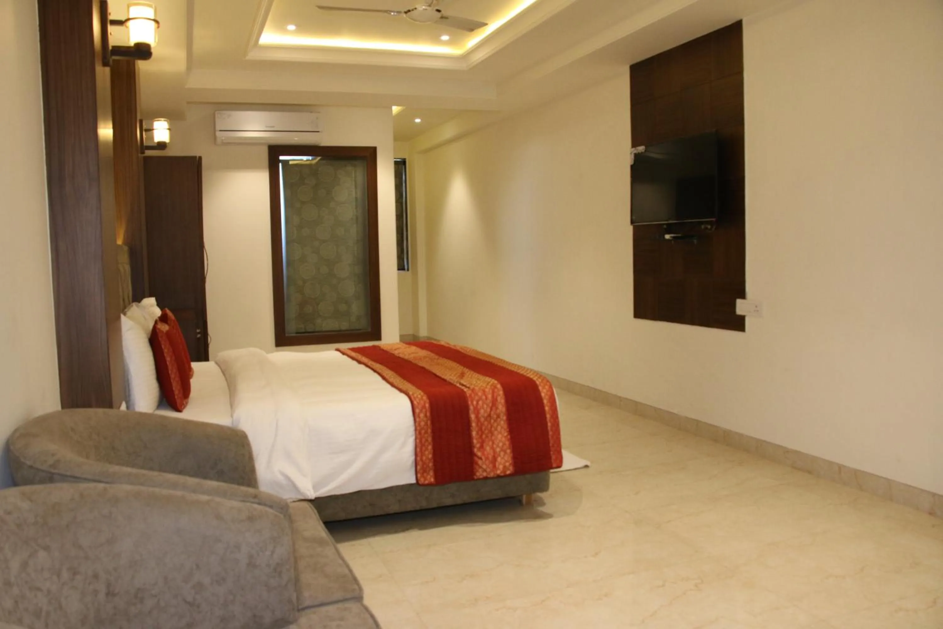 Bed in Lavanya Hotel- Near Alipur, Delhi