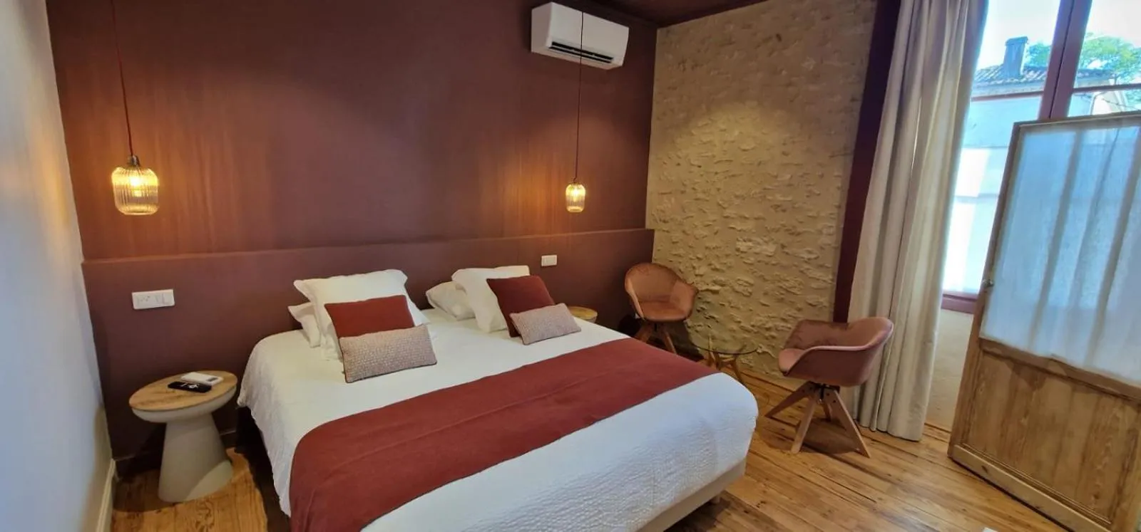 Bed in La Sauternaise, luxury Boutique B&B