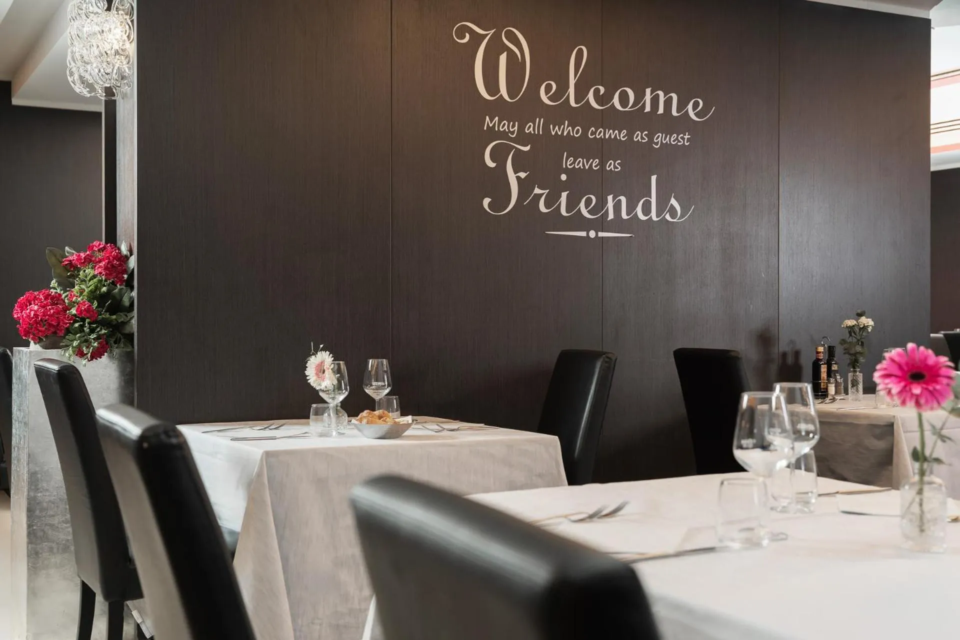 Restaurant/places to eat in Just Hotel Lomazzo Fiera