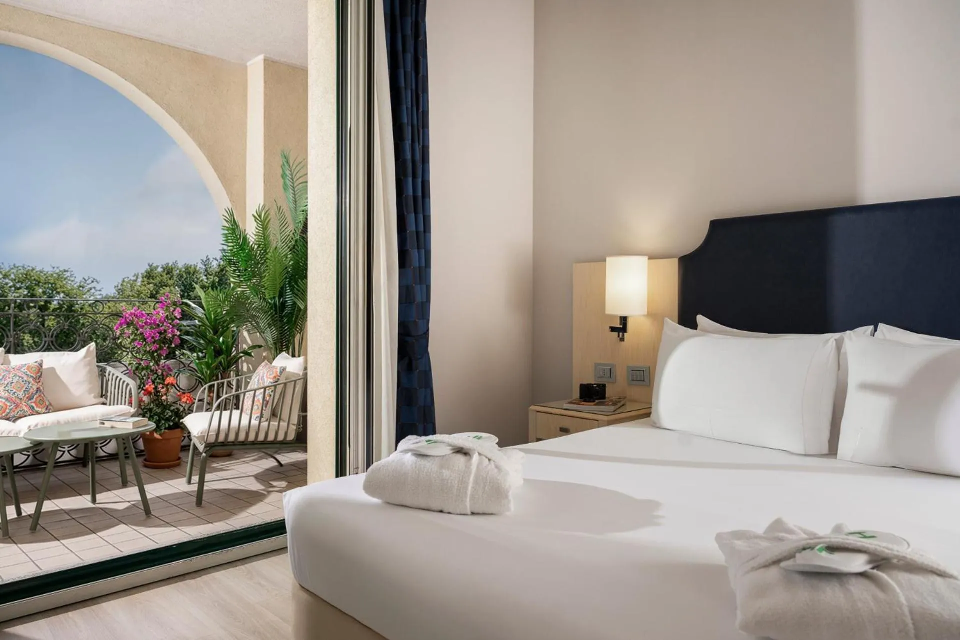 Photo of the whole room, Bed in Just Hotel Lomazzo Fiera